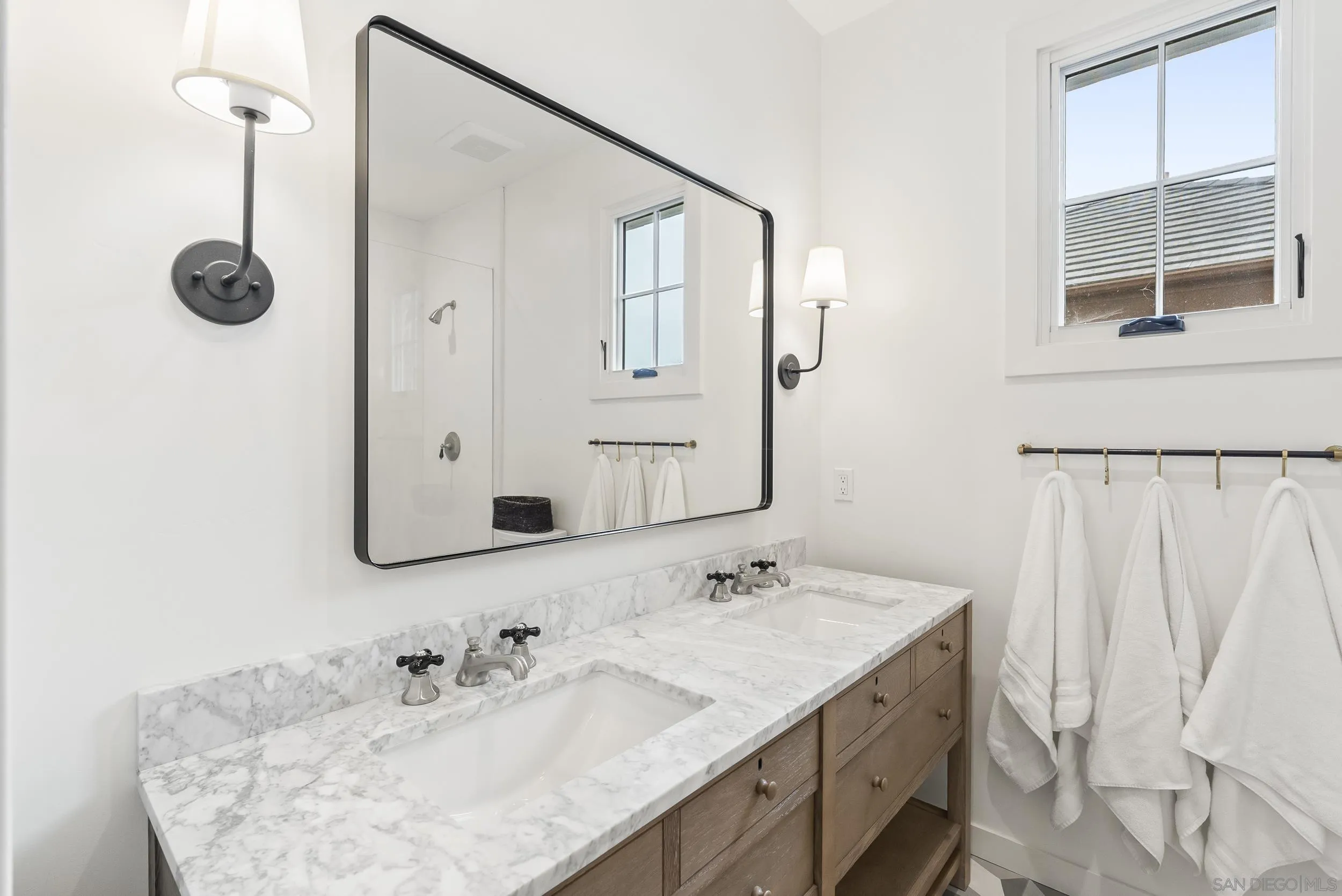 https://cdn.realtyfeed.com/cdn/127/260008263/71ed9e3b8f8c82bed370abcb099212da.webp
