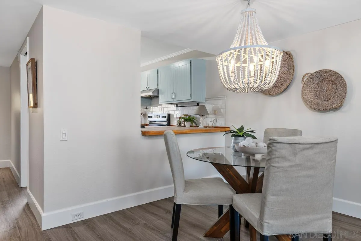 Photo #7: 260008264 Listing: Photo #7