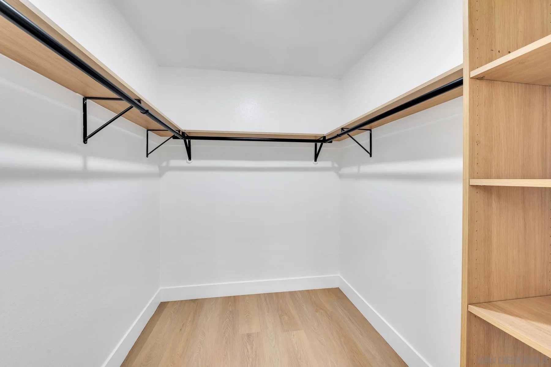 https://cdn.realtyfeed.com/cdn/127/260008266/c10a5eed8686ba31f935211582c93ed4.webp