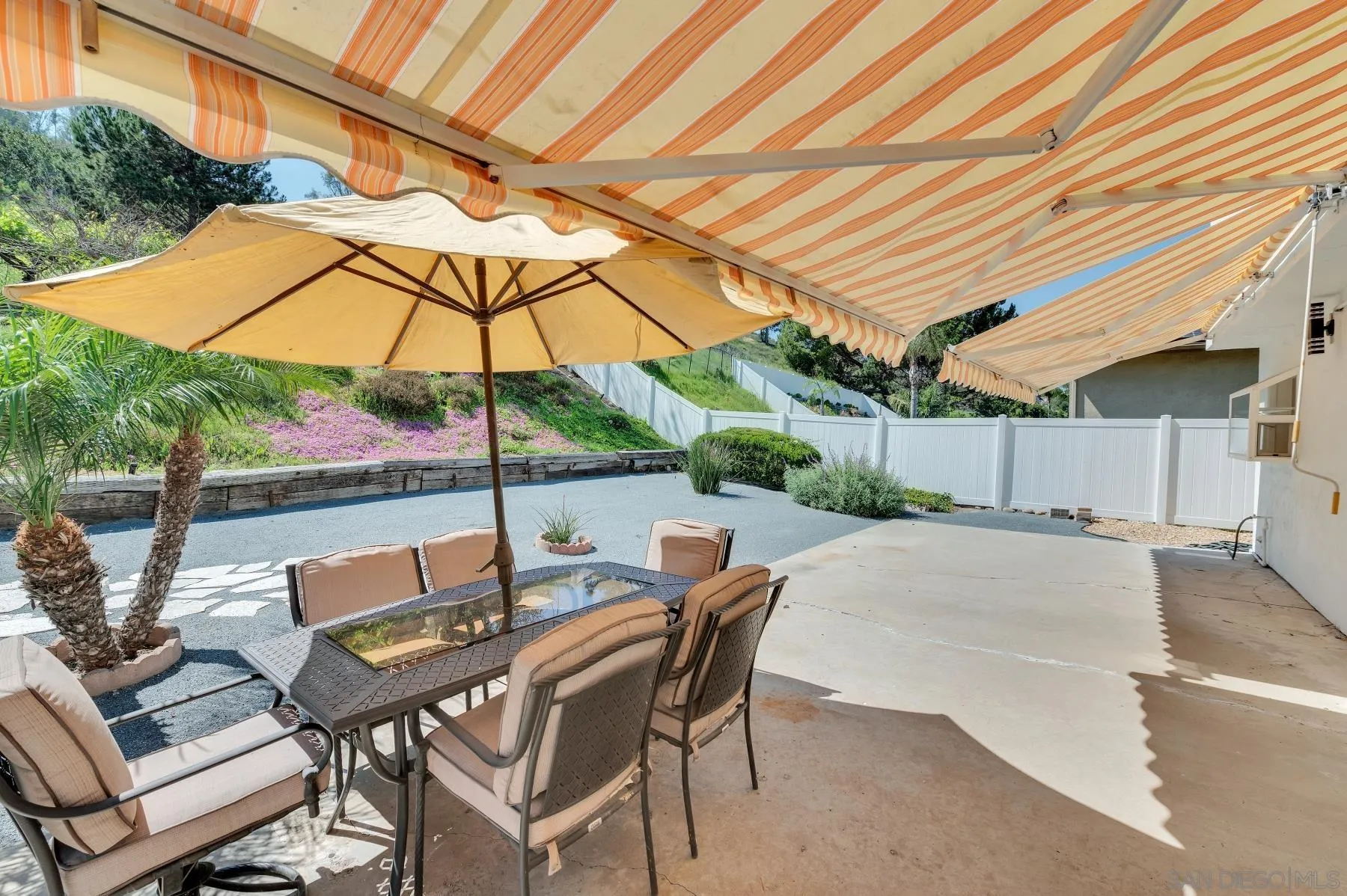 https://cdn.realtyfeed.com/cdn/127/260008266/c9f63f512ba41beb2b3537e88831aec9.webp