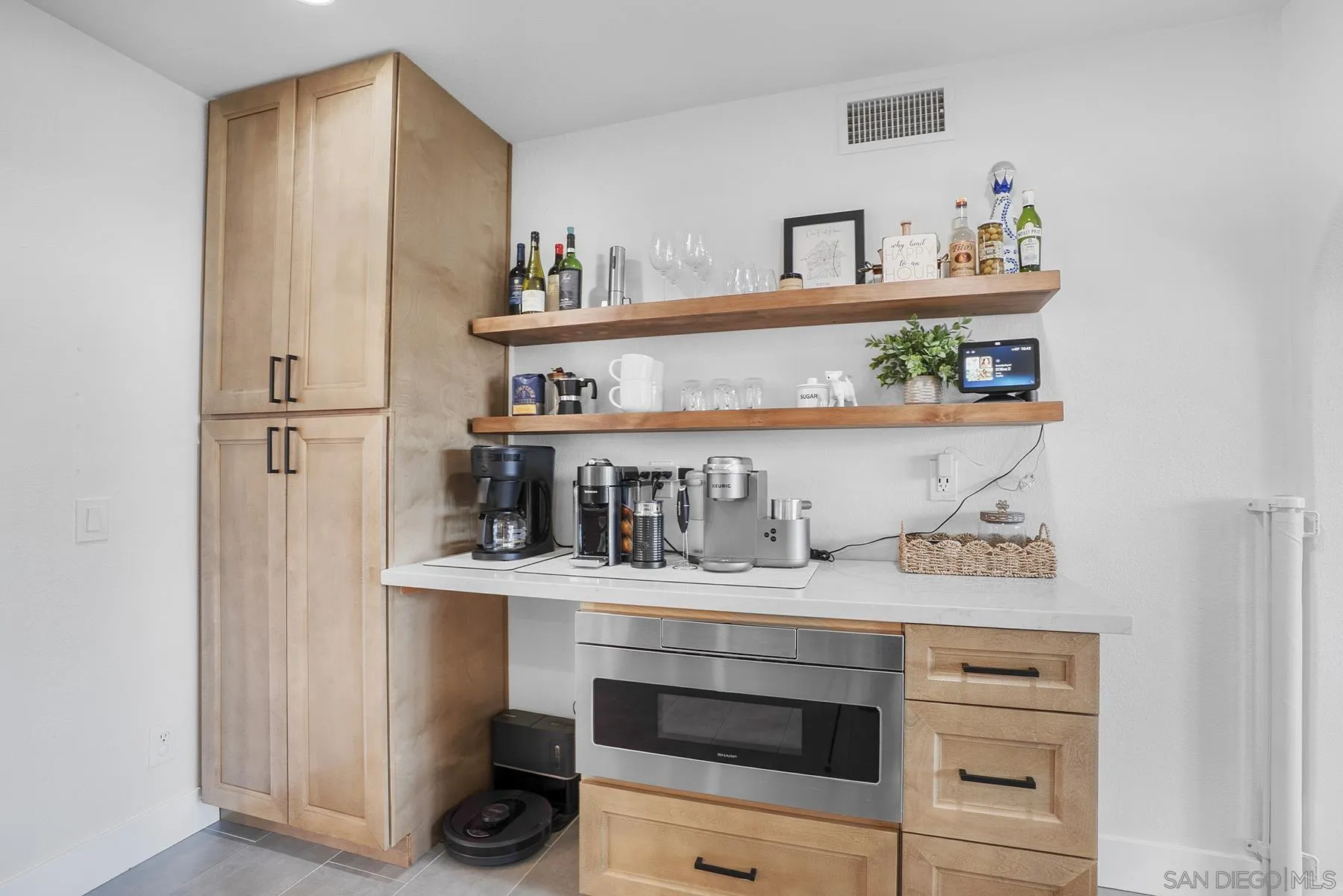 https://cdn.realtyfeed.com/cdn/127/260008271/43c94e753da6f0757432a7a25b3fb9e2.webp