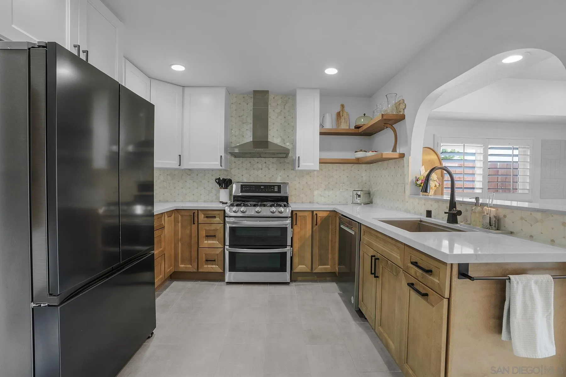 https://cdn.realtyfeed.com/cdn/127/260008271/6089cf10f6875667629b9a0a59cfb712.webp
