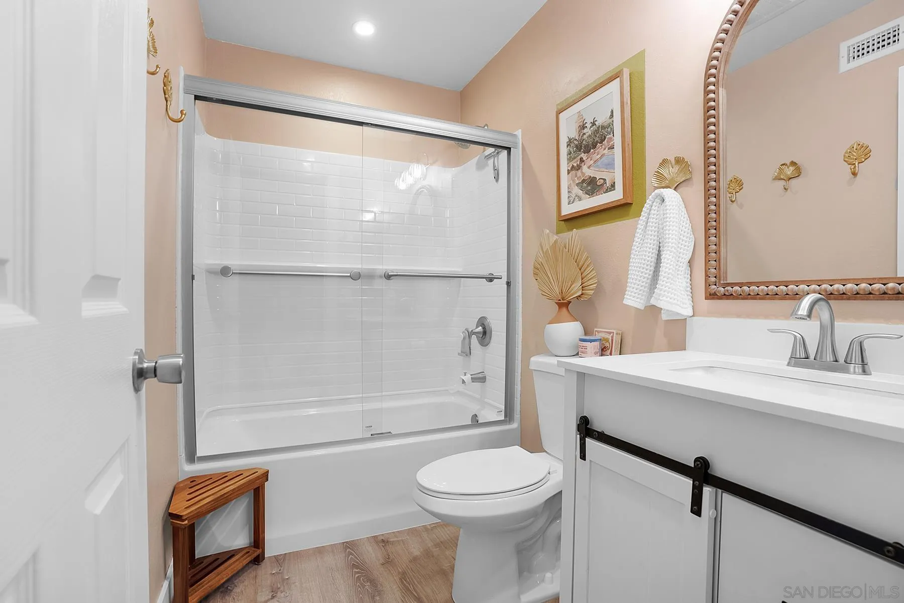 https://cdn.realtyfeed.com/cdn/127/260008271/9b9e15eac1c0b25619b1c667e0d0a8a6.webp