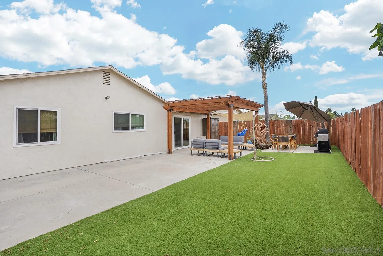 https://cdn.realtyfeed.com/cdn/127/260008271/f95c901aa9bf05d16af0b1921b4ff20a.webp