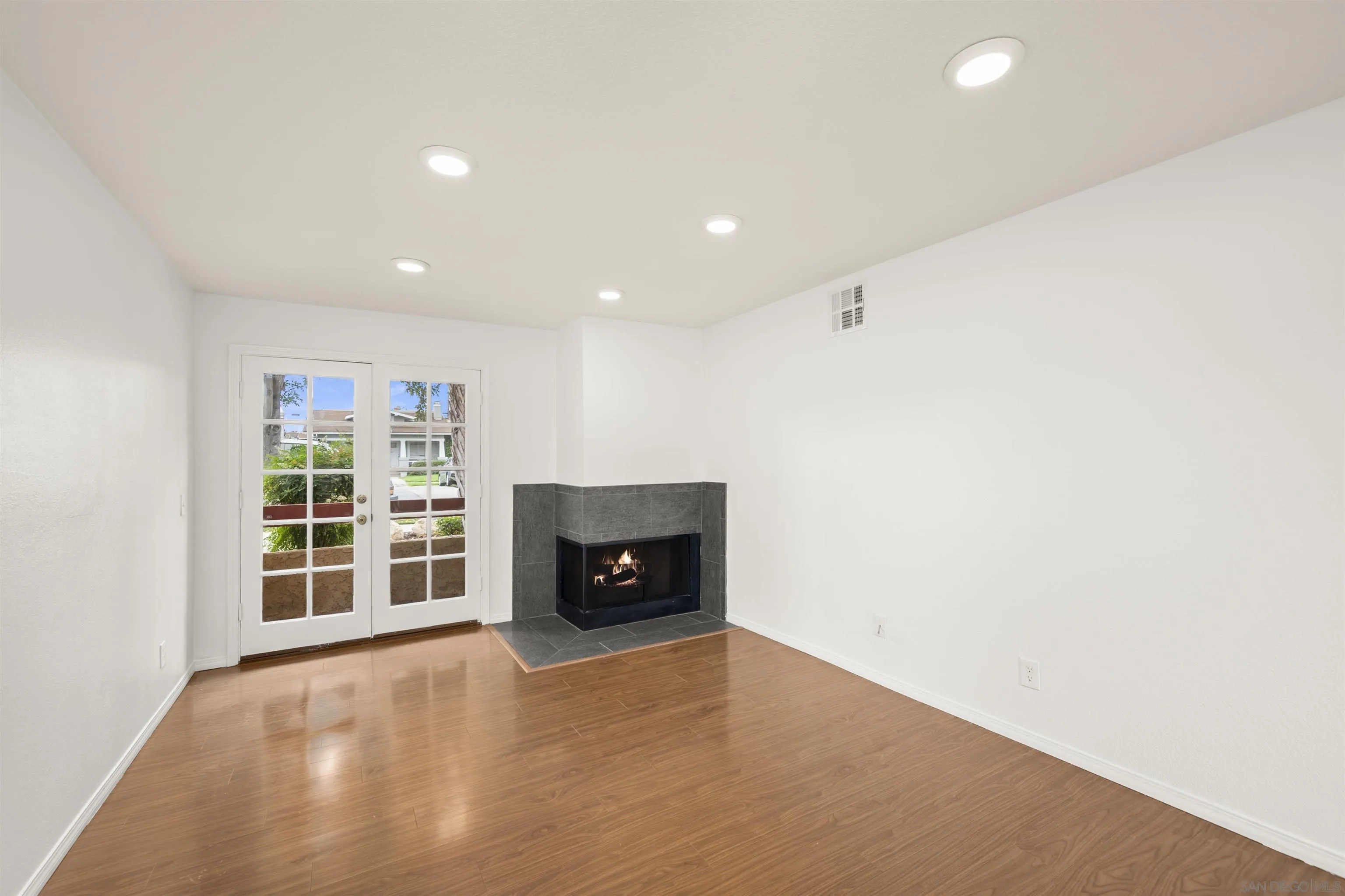 Photo #17: 260008274 Listing: Photo #17