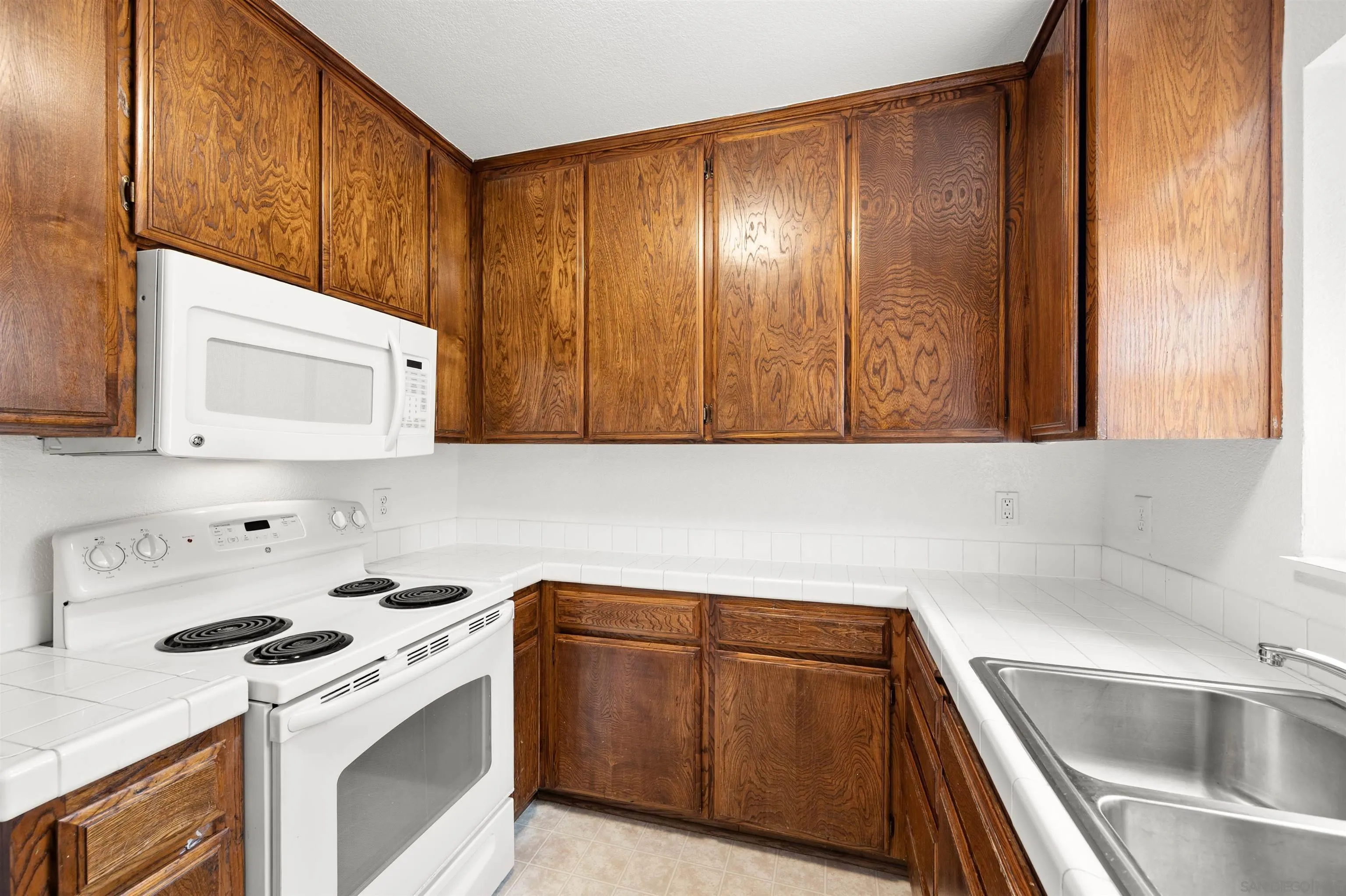 Photo #10: 260008274 Listing: Photo #10