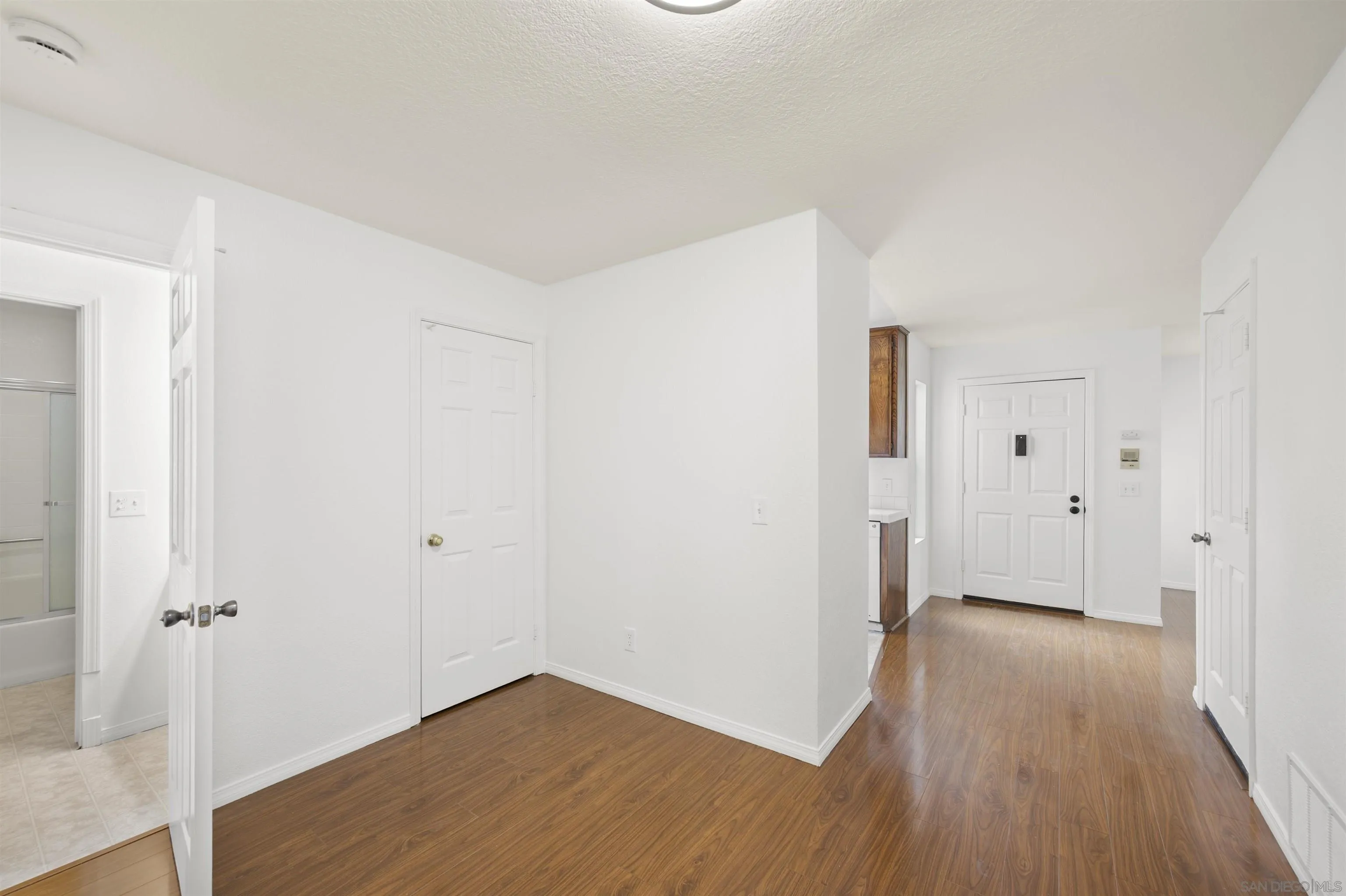 Photo #21: 260008274 Listing: Photo #21