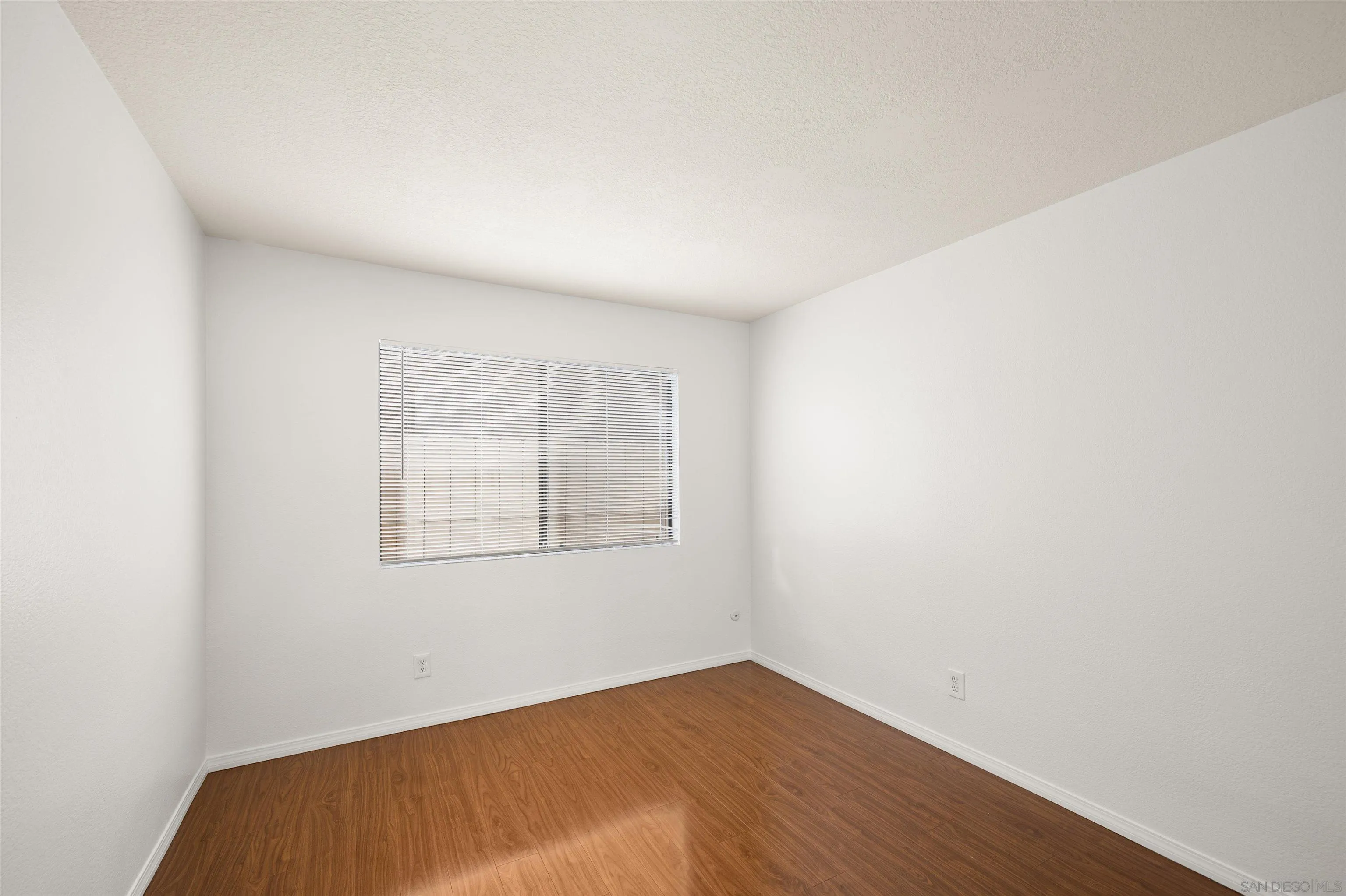 Photo #32: 260008274 Listing: Photo #32