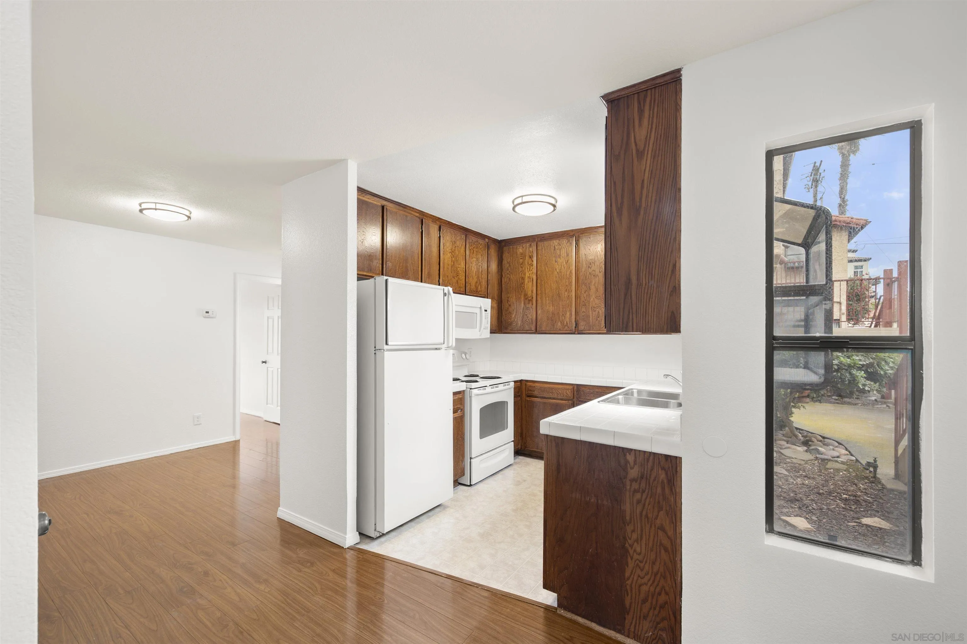 Photo #12: 260008274 Listing: Photo #12