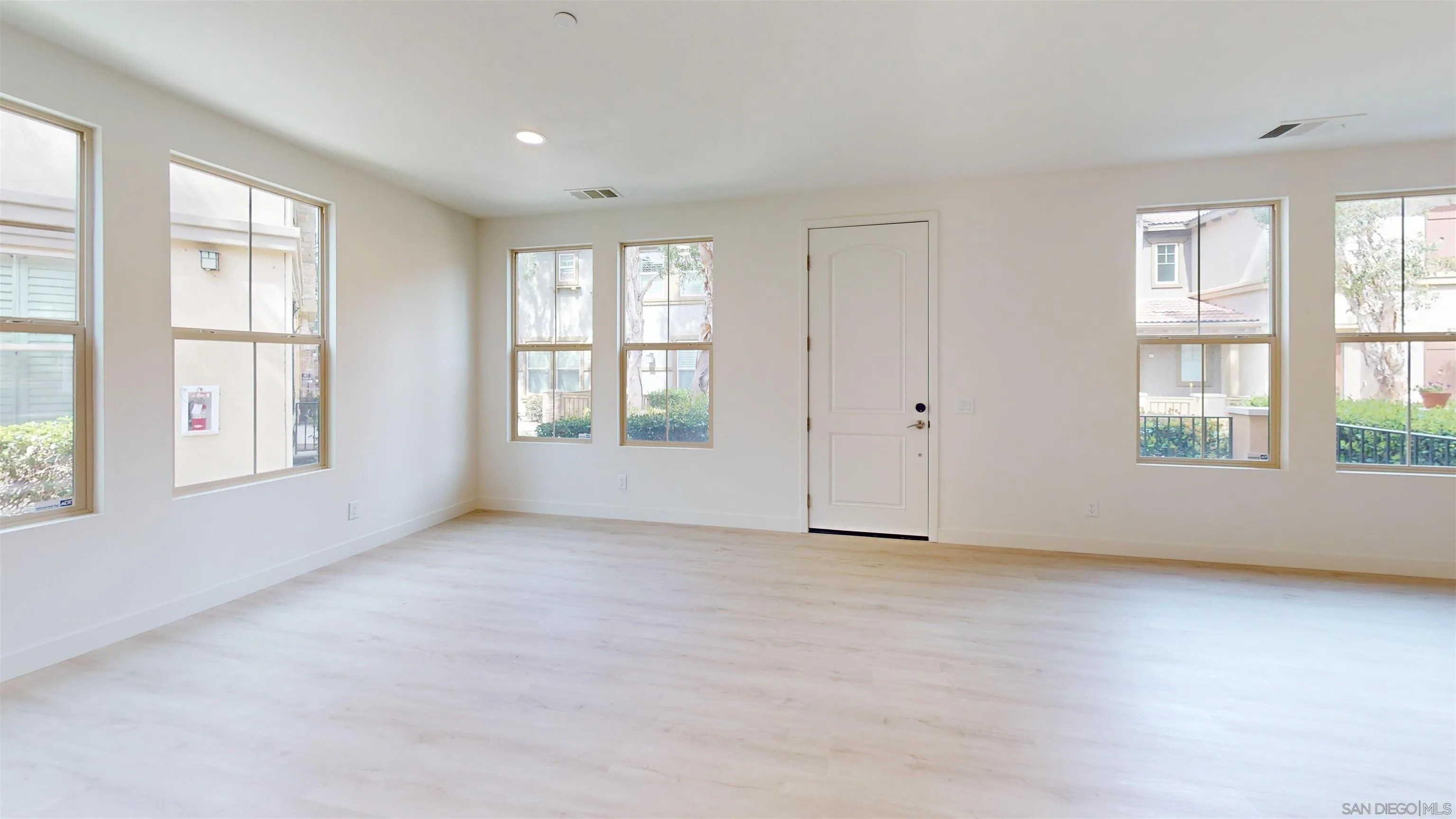 Photo #9: 260008278 Listing: Photo #9