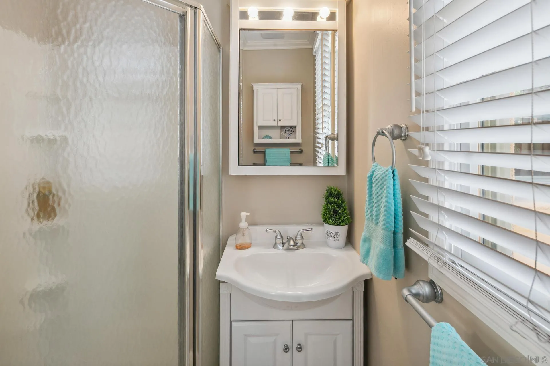 https://cdn.realtyfeed.com/cdn/127/260008287/c038d7f0362e390ae62cc781bfc14657.webp