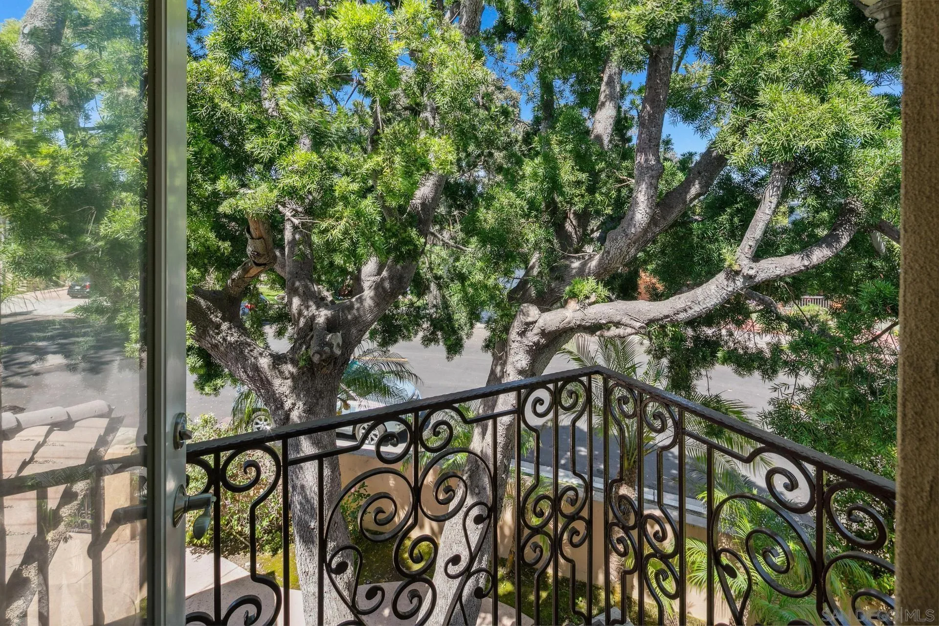 https://cdn.realtyfeed.com/cdn/127/260008287/c99a9d2001ac21bda4275e0f352028ff.webp
