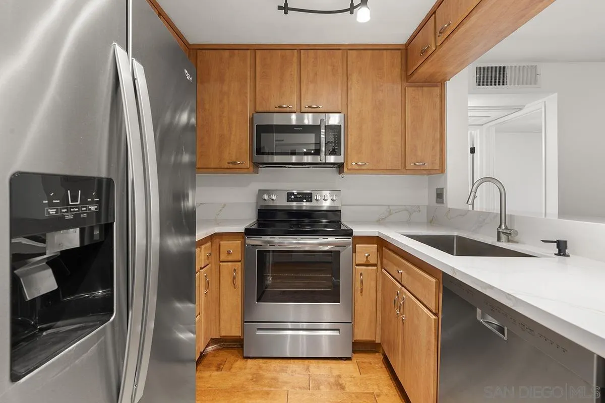 6767 Friars UNIT 139, San Diego, CA, 92108