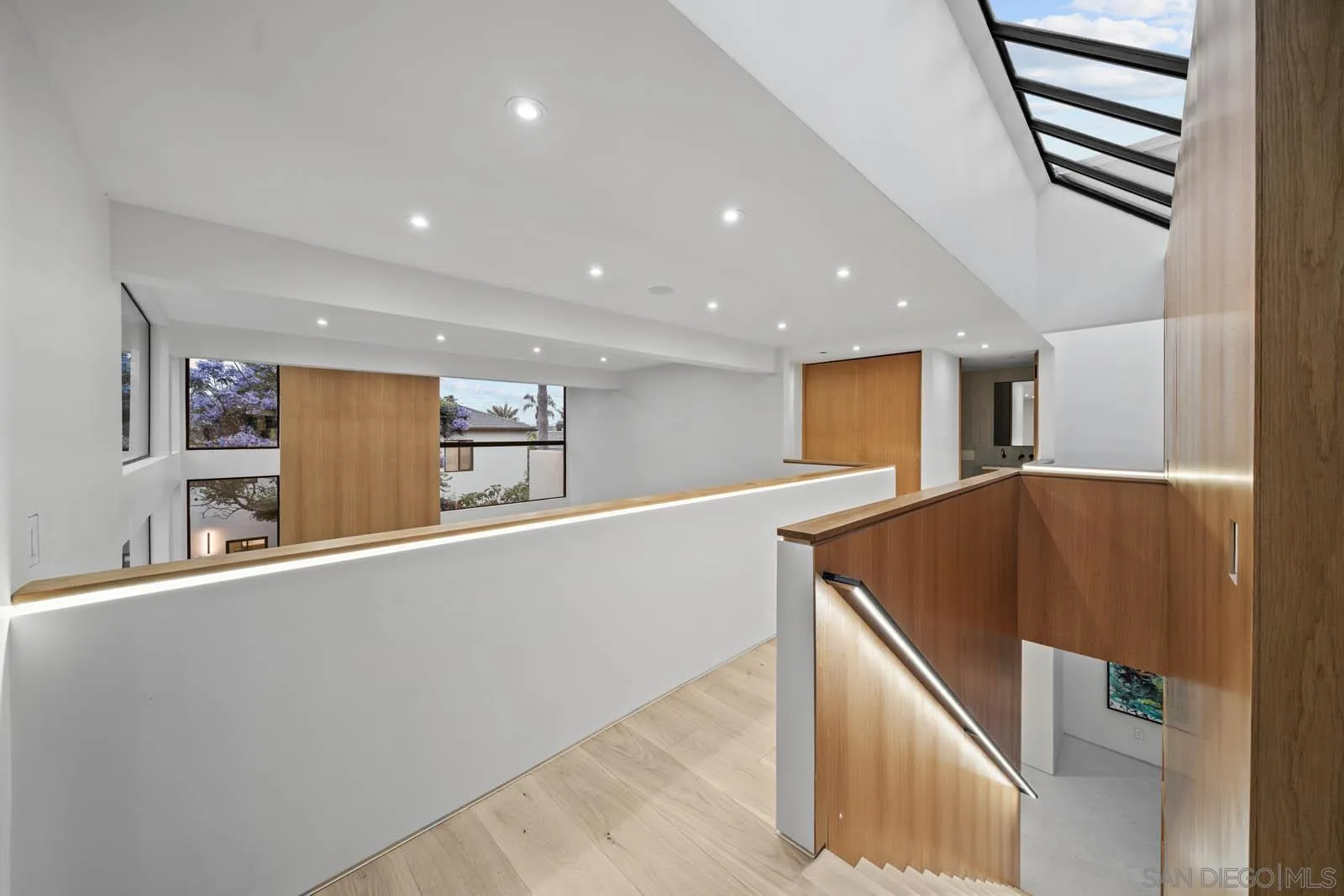 https://cdn.realtyfeed.com/cdn/127/260008294/31a40c95c0f5016f6253030650f045ac.webp