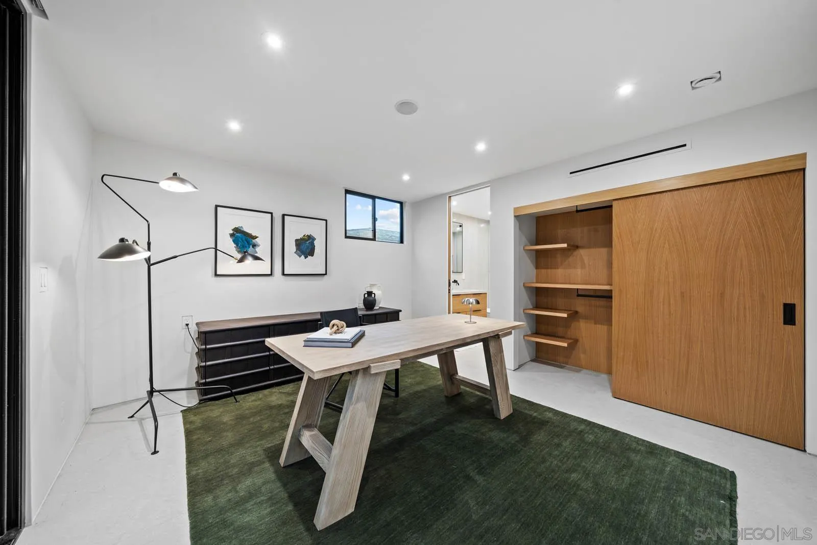 https://cdn.realtyfeed.com/cdn/127/260008294/711aa1b13f58d755075200978e28d89f.webp
