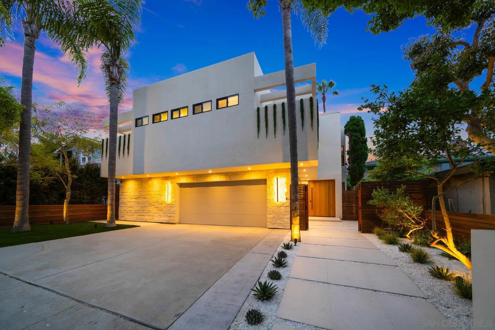 555 Amphitheatre Drive, Del Mar, CA, 92014