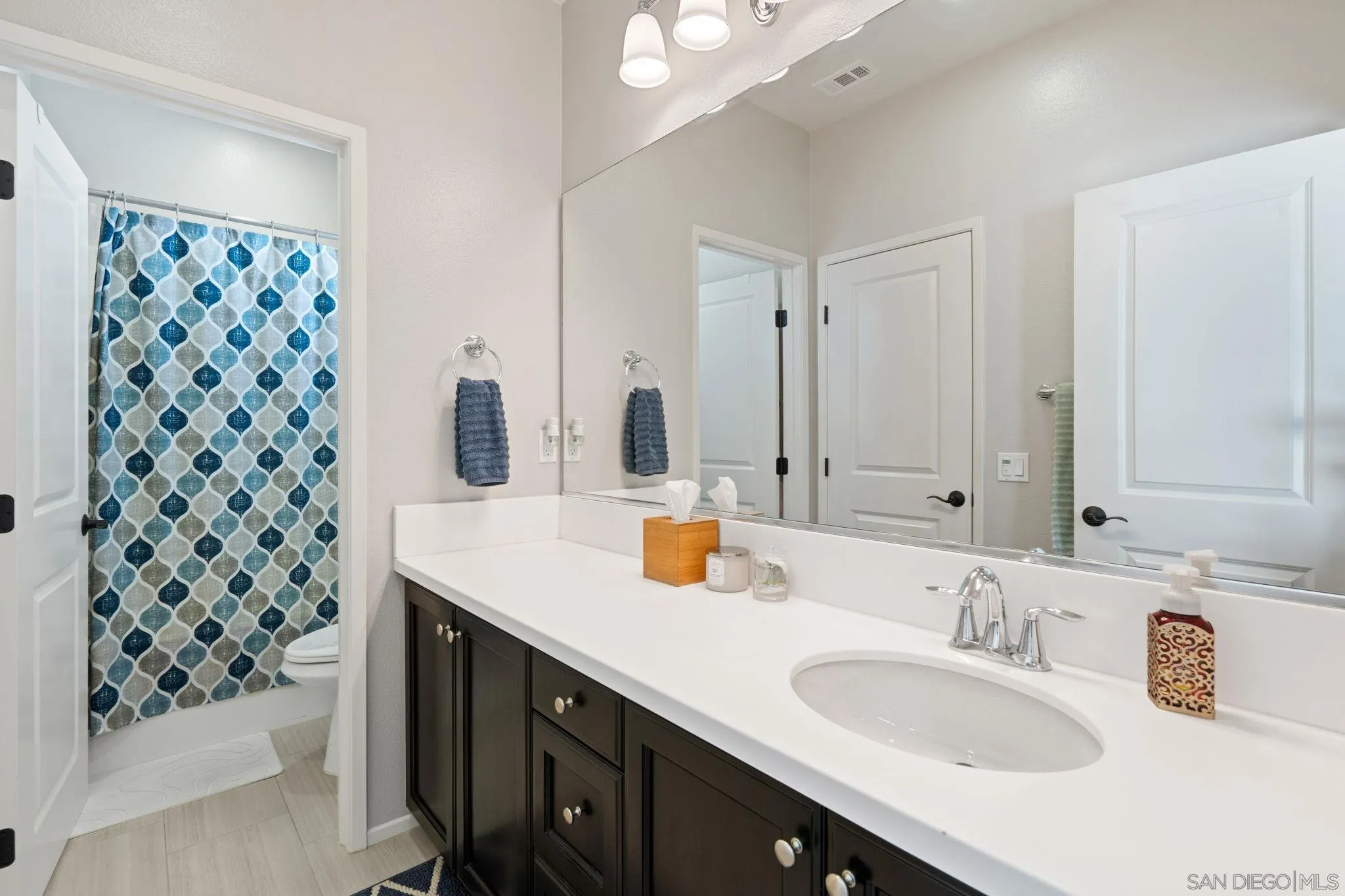 https://cdn.realtyfeed.com/cdn/127/260008295/26d9d4482f95d7c3089baec1aab1365e.webp