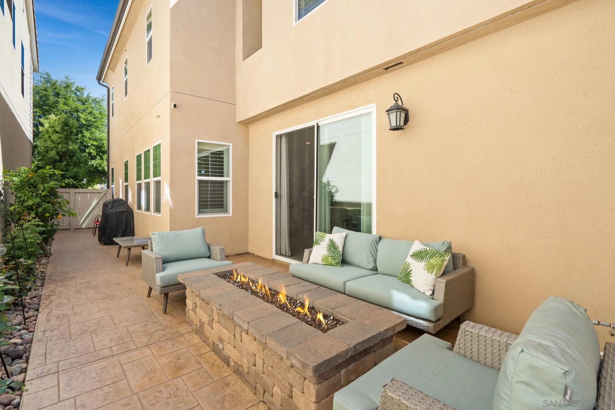 https://cdn.realtyfeed.com/cdn/127/260008295/369d7e0f88e3070ae3190b07c516adf5.webp