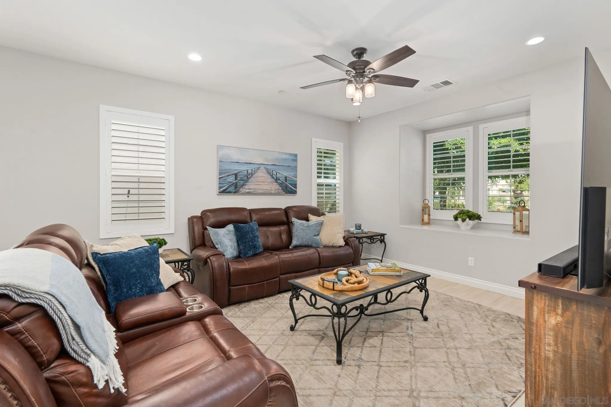 https://cdn.realtyfeed.com/cdn/127/260008295/d98ae1e33f8437f1876031ad693d556b.webp