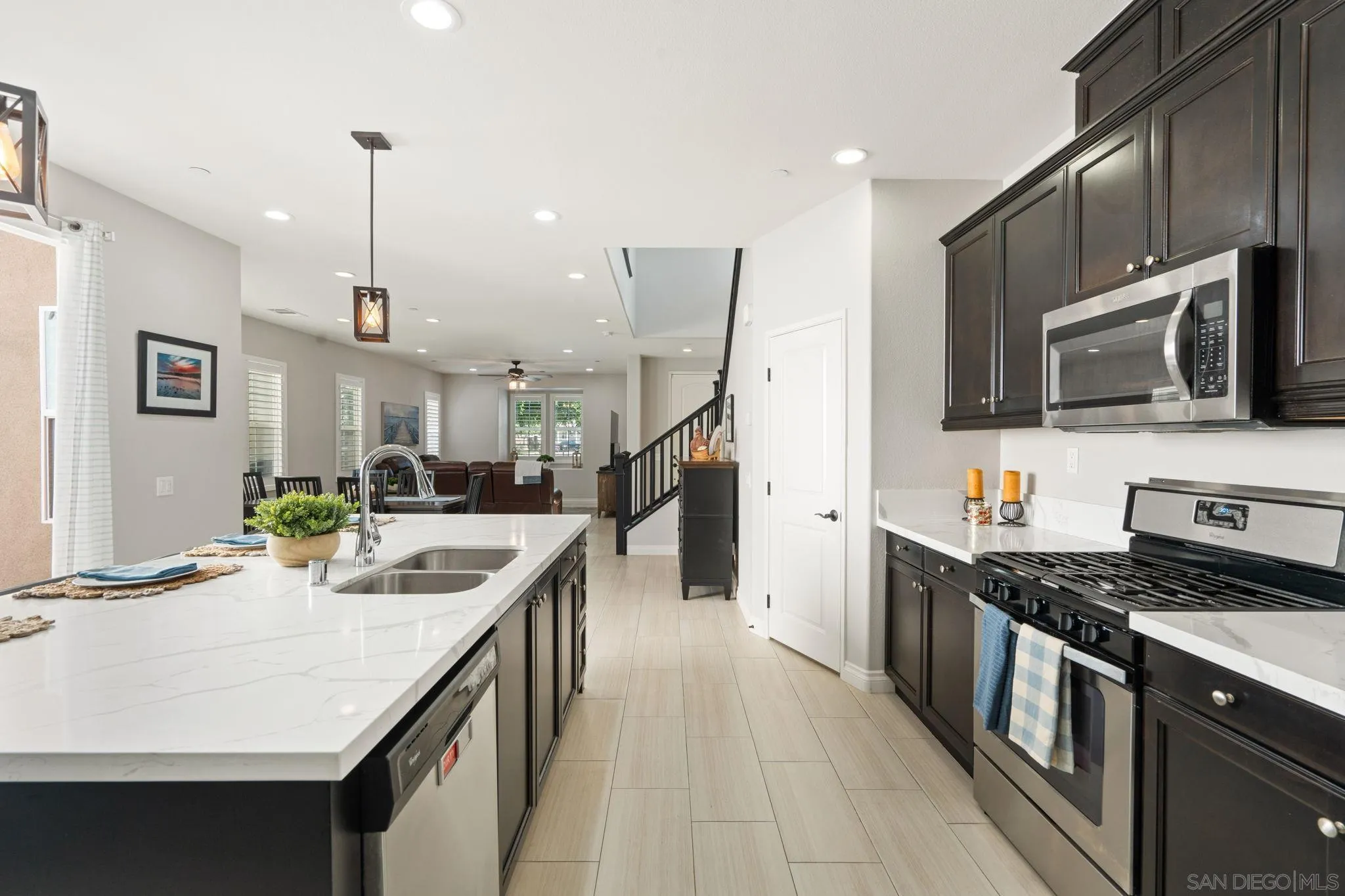 https://cdn.realtyfeed.com/cdn/127/260008295/df5bc325037959b821f3076ebade58e5.webp