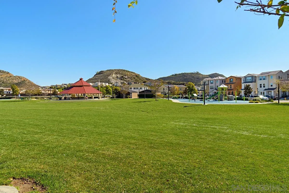 https://cdn.realtyfeed.com/cdn/127/260008295/f6619e97bf4318b0b433940826fe891c.webp