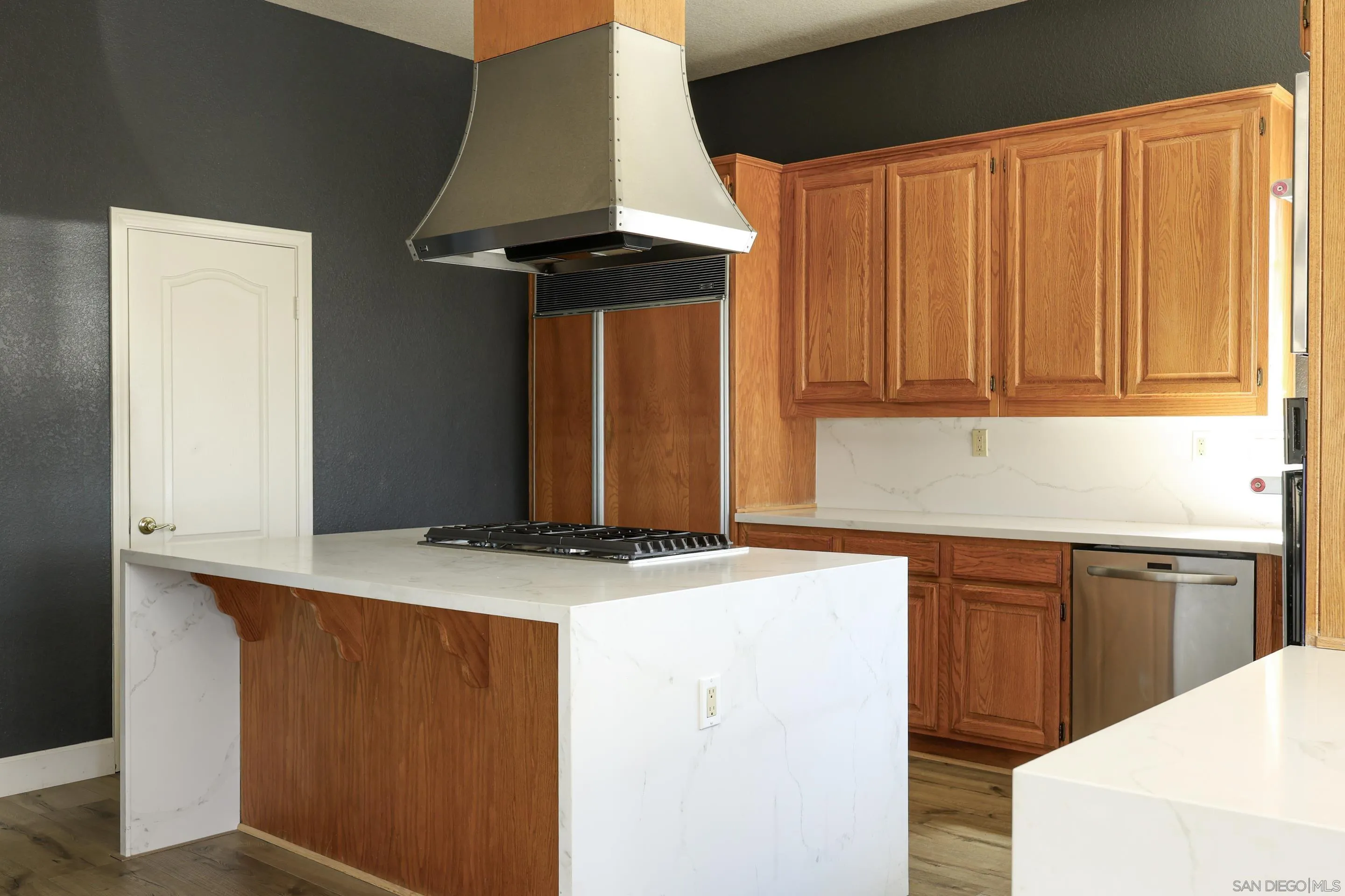 https://cdn.realtyfeed.com/cdn/127/260008299/1cd9246e562345648c2770d840768e99.webp