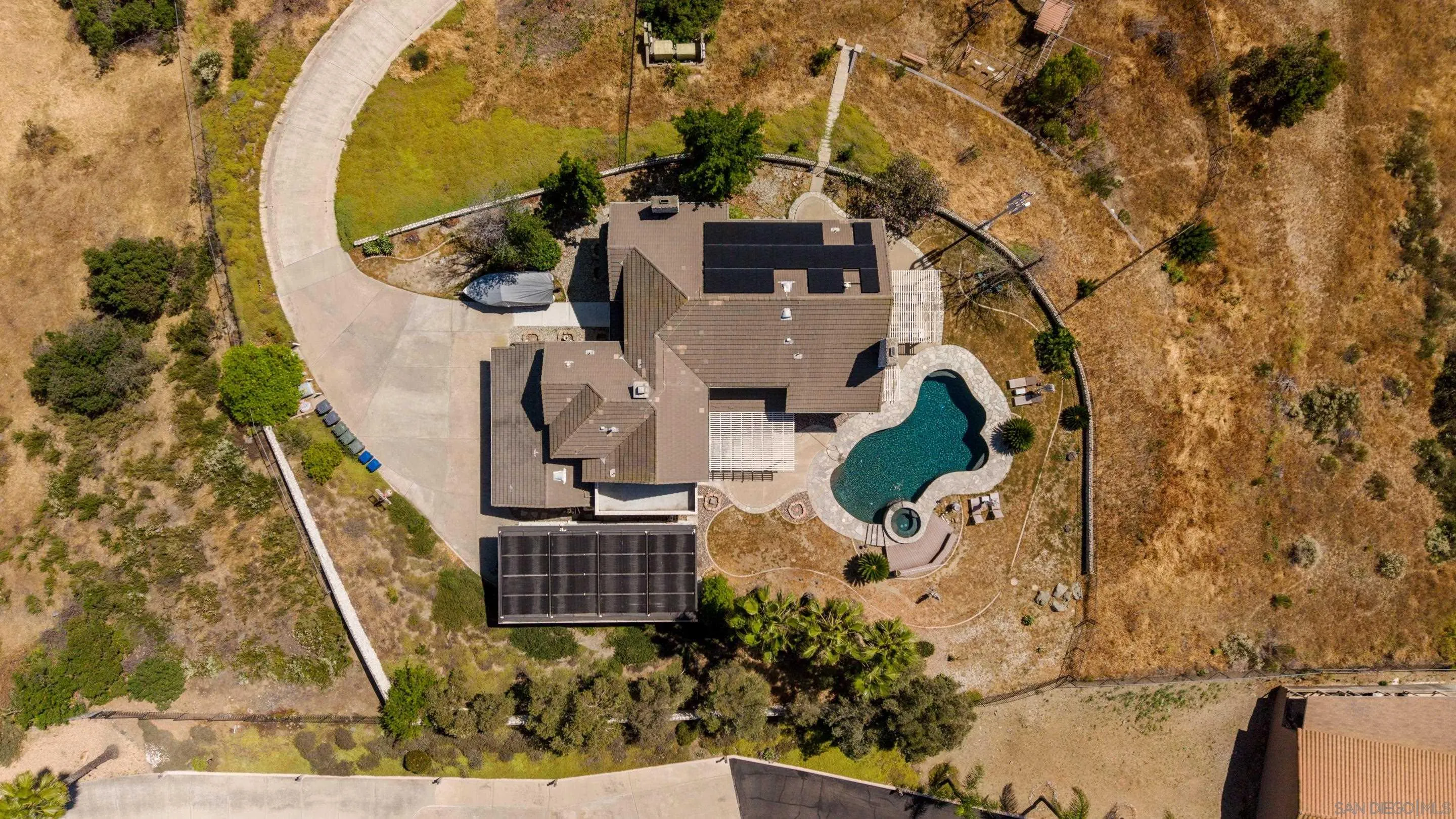 https://cdn.realtyfeed.com/cdn/127/260008299/4de698b5b7f6a7011a1d60fb980e7e66.webp