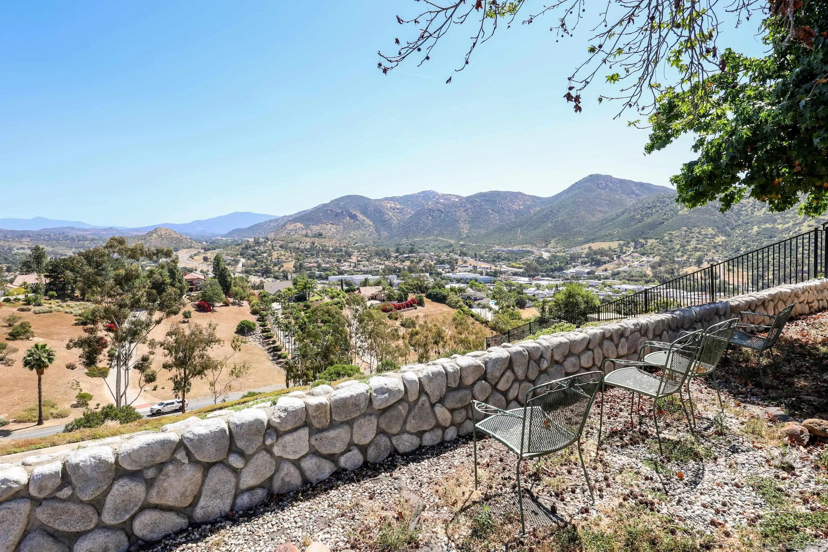 https://cdn.realtyfeed.com/cdn/127/260008299/4f0ef0a799efb3622c9e0cb9d29337af.webp