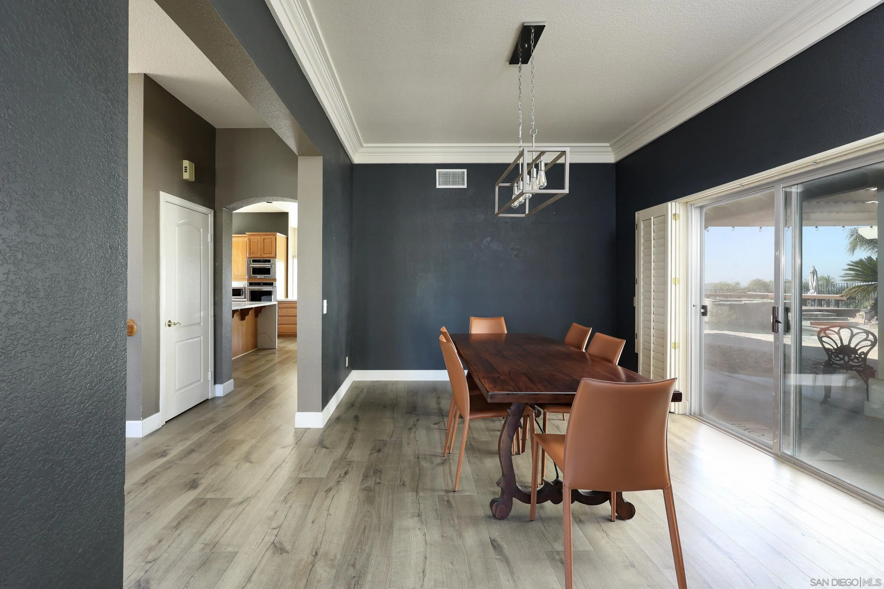 https://cdn.realtyfeed.com/cdn/127/260008299/587cc6fac7b053b08cec51e47b9c6306.webp