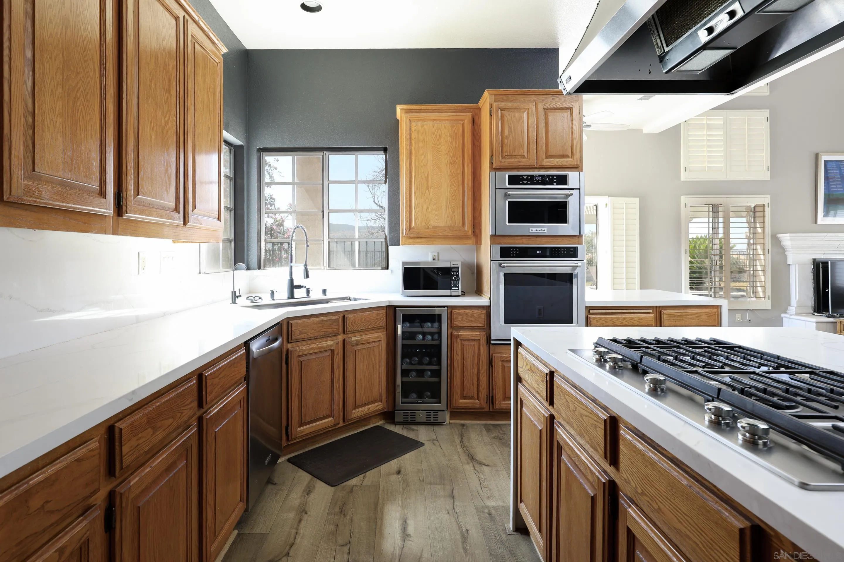https://cdn.realtyfeed.com/cdn/127/260008299/d734a56e34411aeec4d1eb915f7c8c01.webp