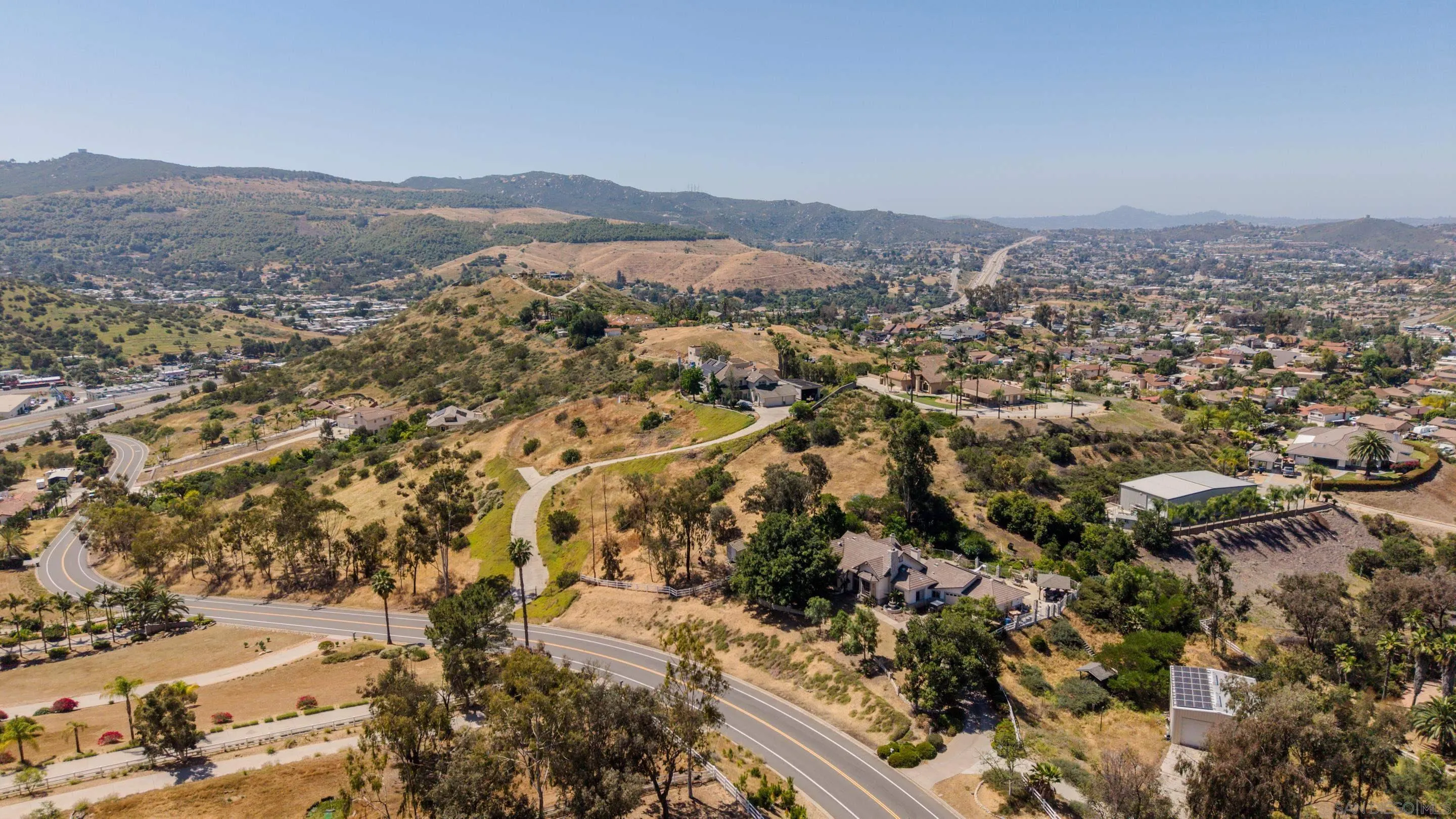 https://cdn.realtyfeed.com/cdn/127/260008299/f214c471773c0a4c7522b71b817a7ba8.webp