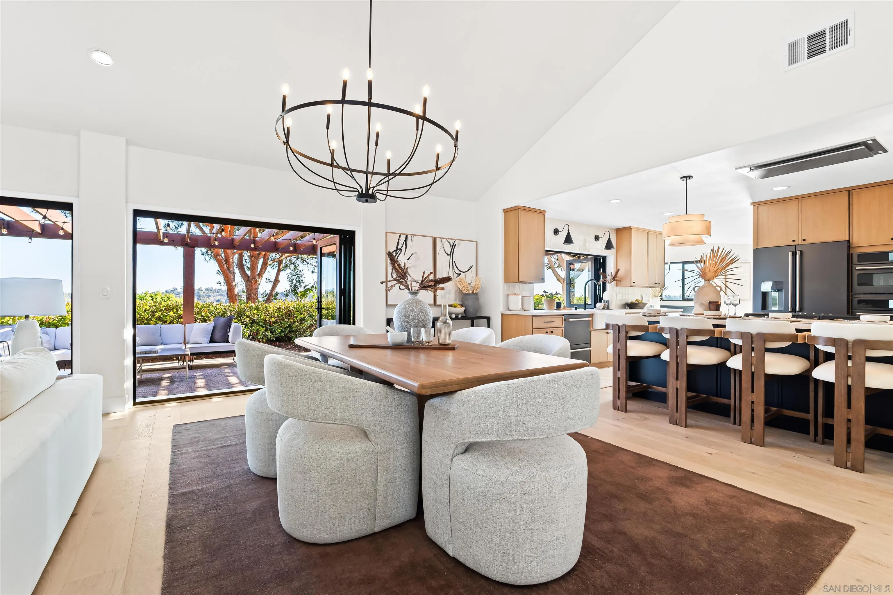 https://cdn.realtyfeed.com/cdn/127/2600083/915f6440884804da9560b82d720a6972.webp