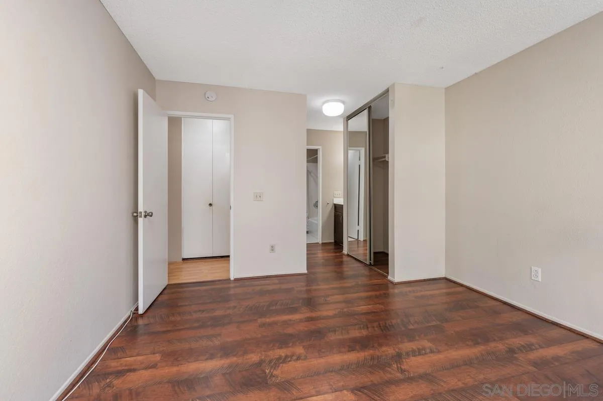 Photo #10: 260008300 Listing: Photo #10