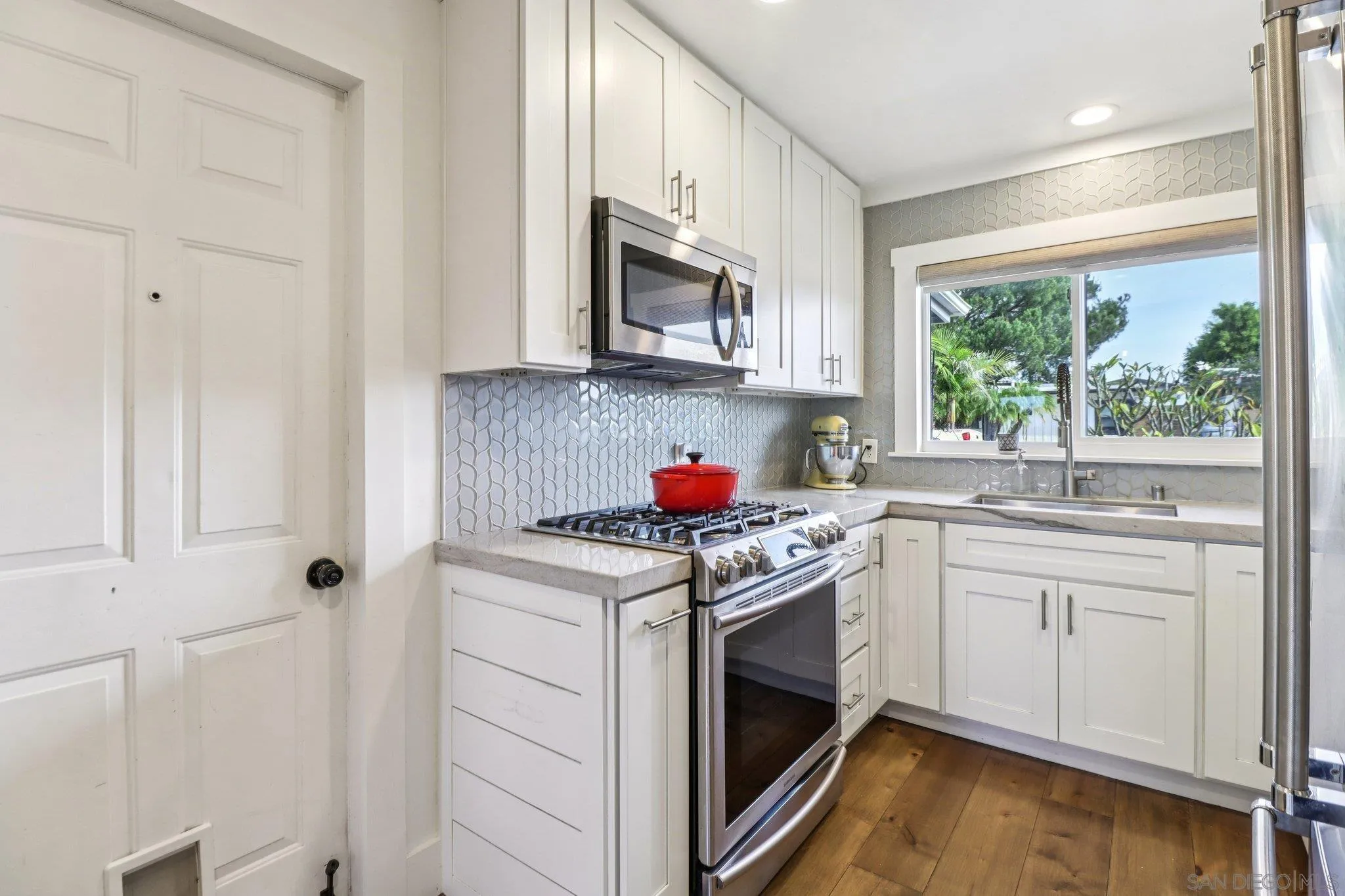 https://cdn.realtyfeed.com/cdn/127/260008302/016f126dbfa8b687e3ea212b4d916eeb.webp