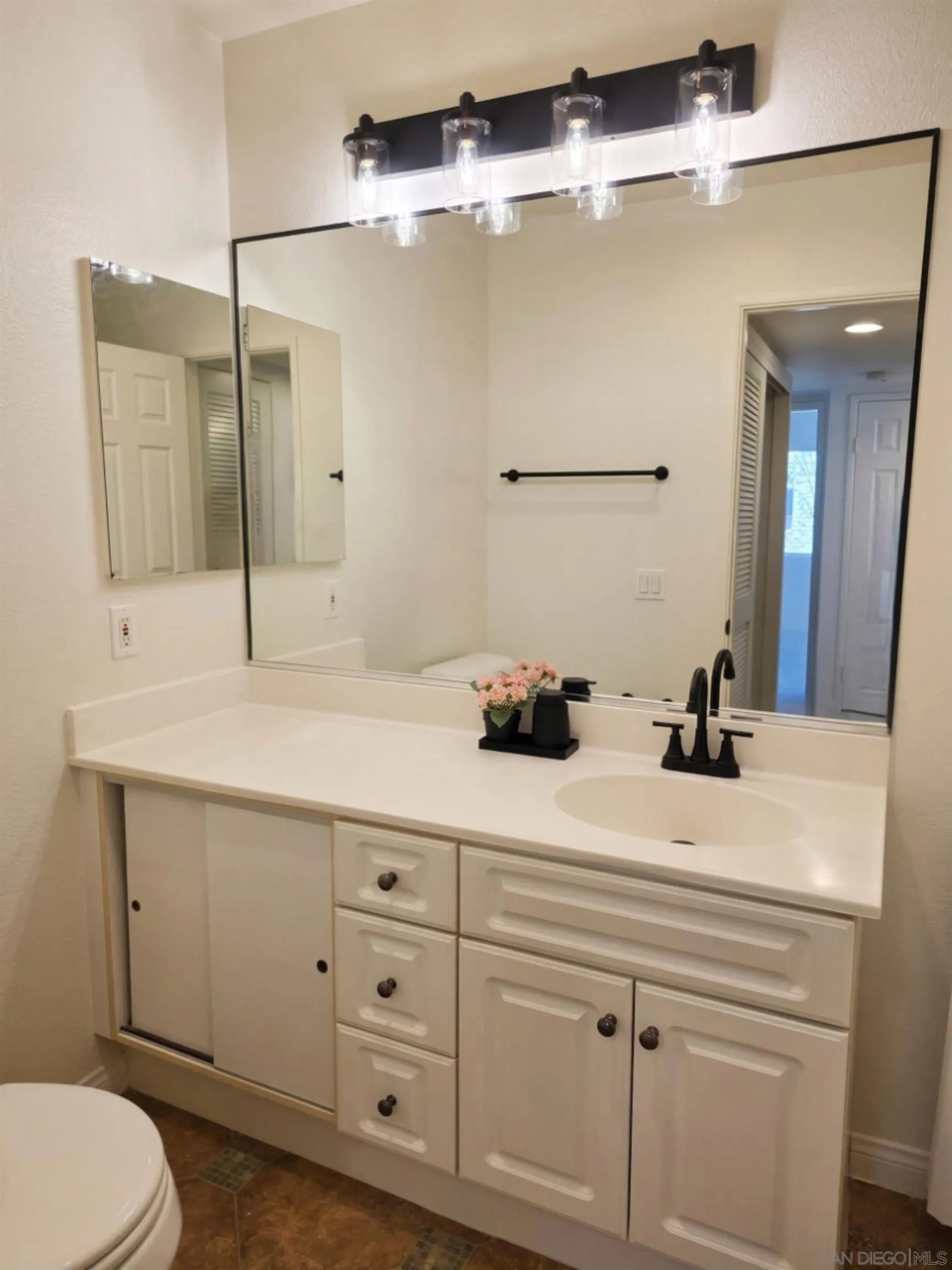 Photo #10: 260008304 Listing: Photo #10
