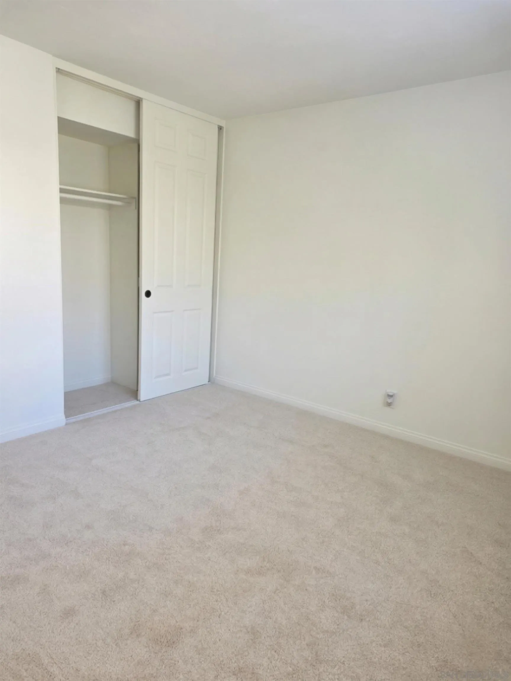 Photo #8: 260008304 Listing: Photo #8