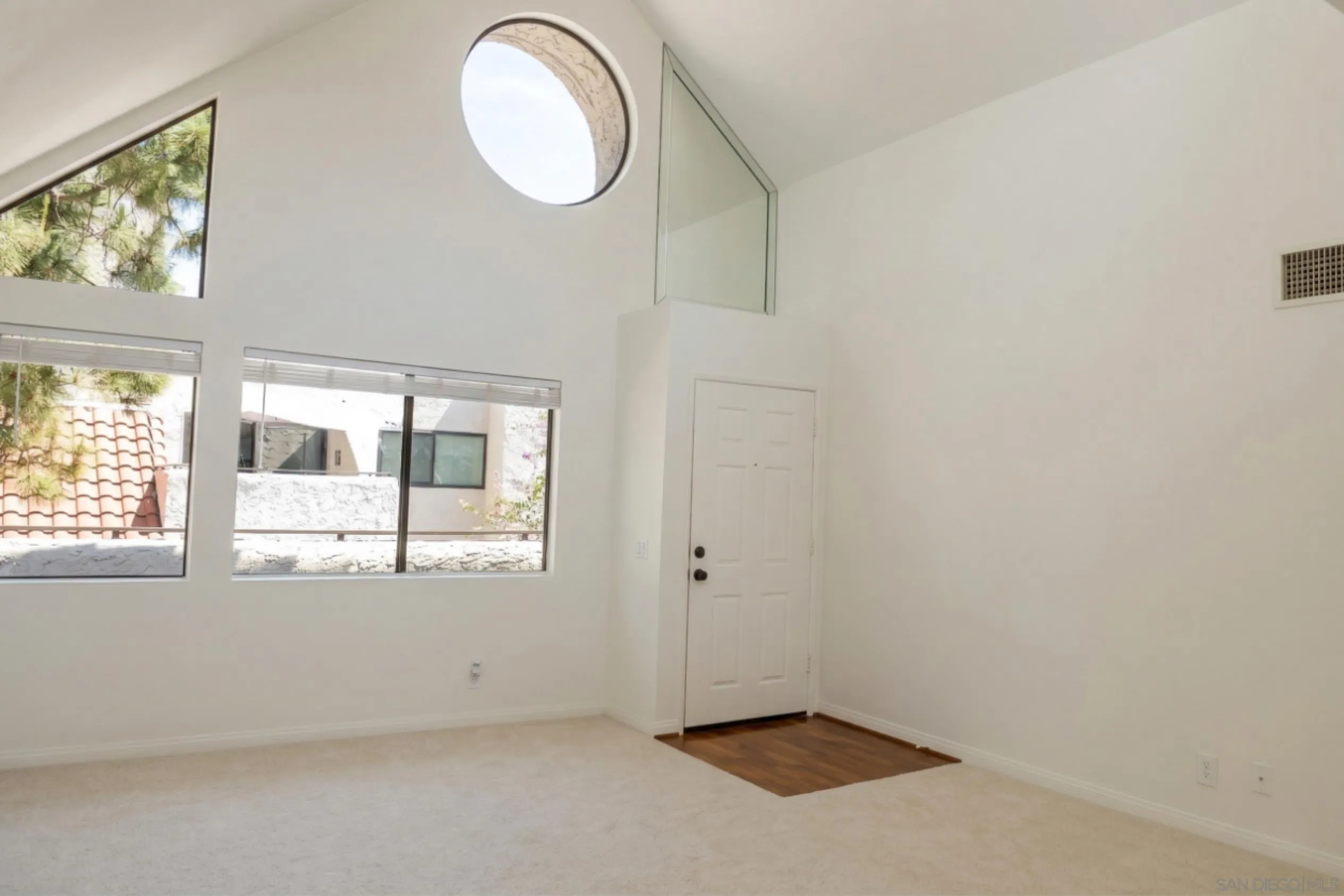 Photo #4: 260008304 Listing: Photo #4