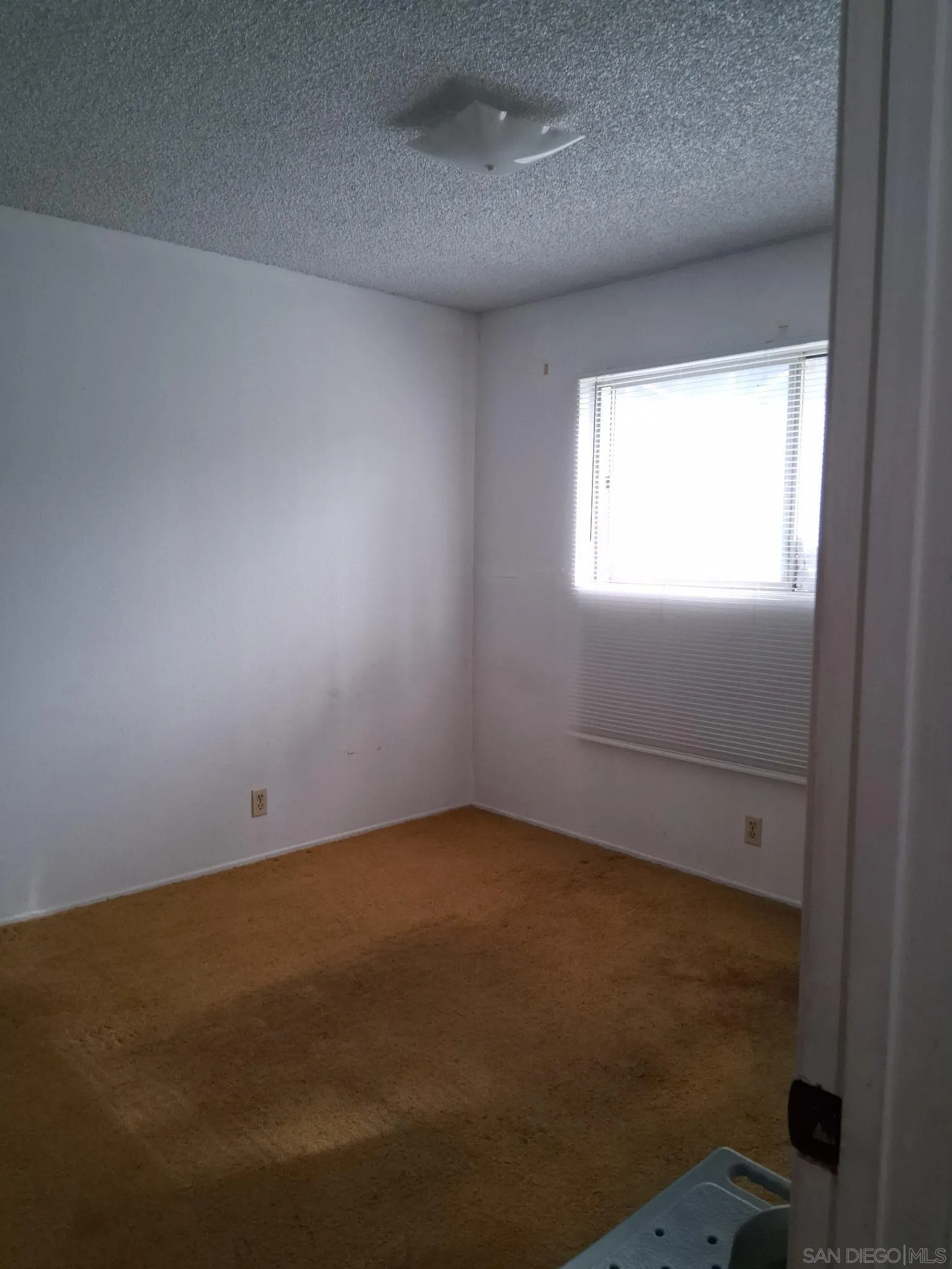 https://cdn.realtyfeed.com/cdn/127/260008308/182672de7edeafac9e5066d1107fbd54.webp