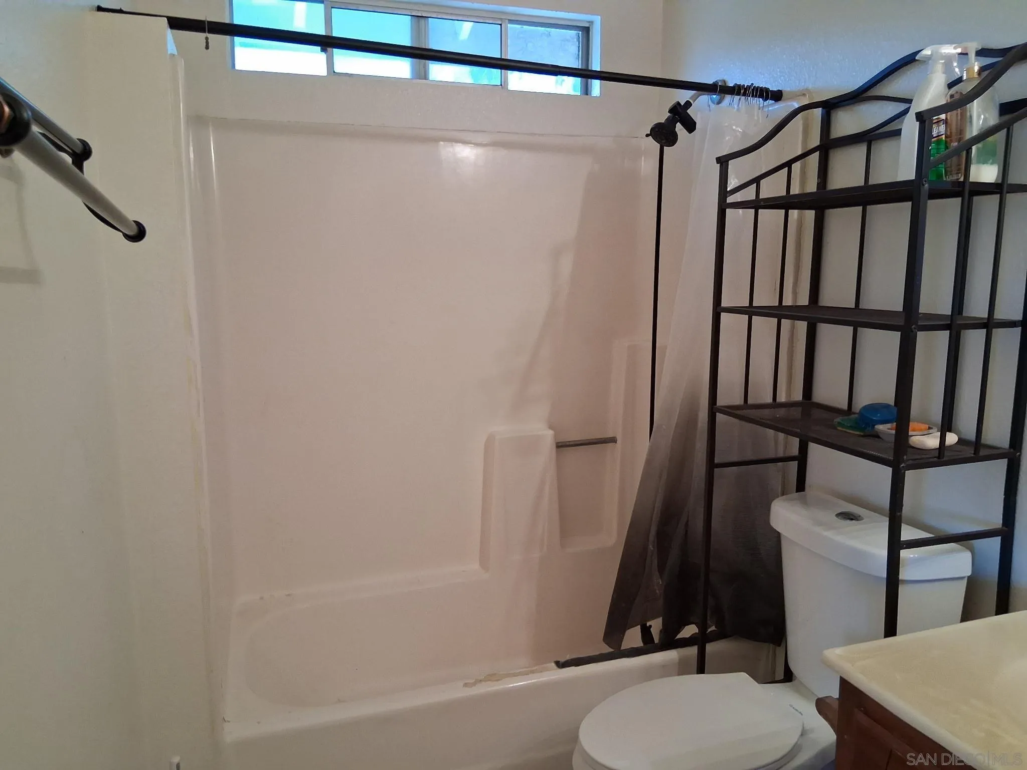 https://cdn.realtyfeed.com/cdn/127/260008308/4d5bd1549e1d8327d91cec3aa519150b.webp