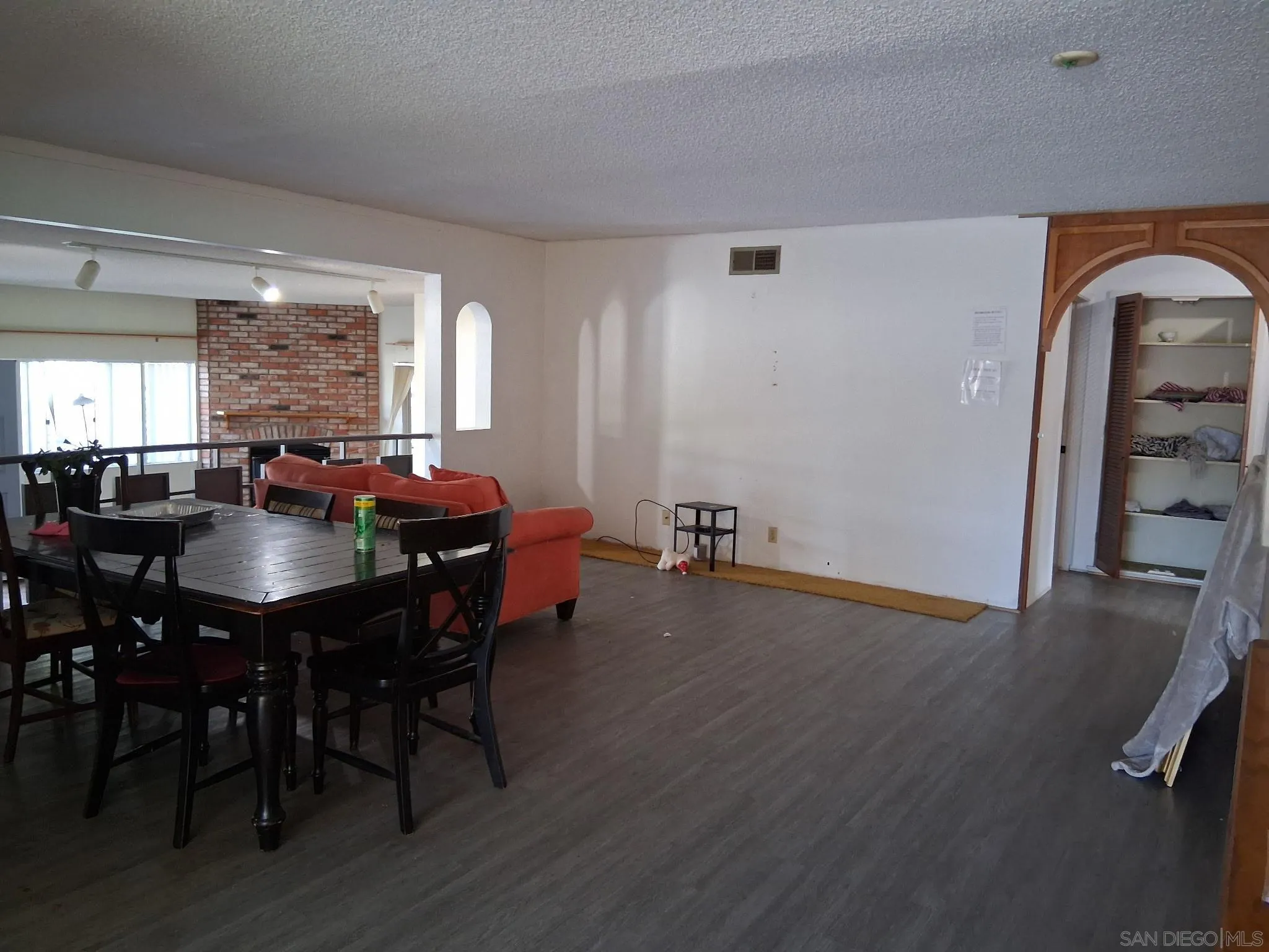https://cdn.realtyfeed.com/cdn/127/260008308/67b78789a11230573a31121b2c23c448.webp