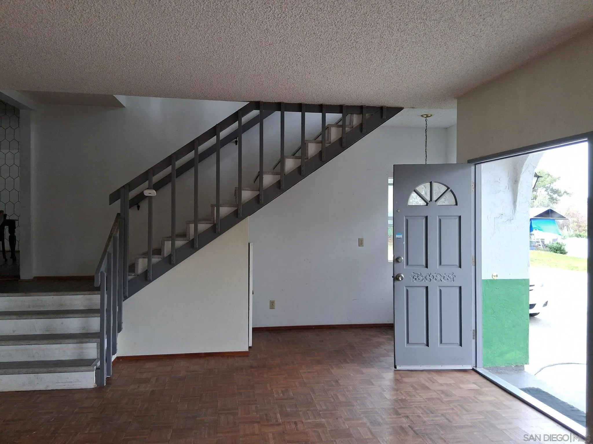 https://cdn.realtyfeed.com/cdn/127/260008308/e74961ef0db1d27728009ca444cfa0c6.webp