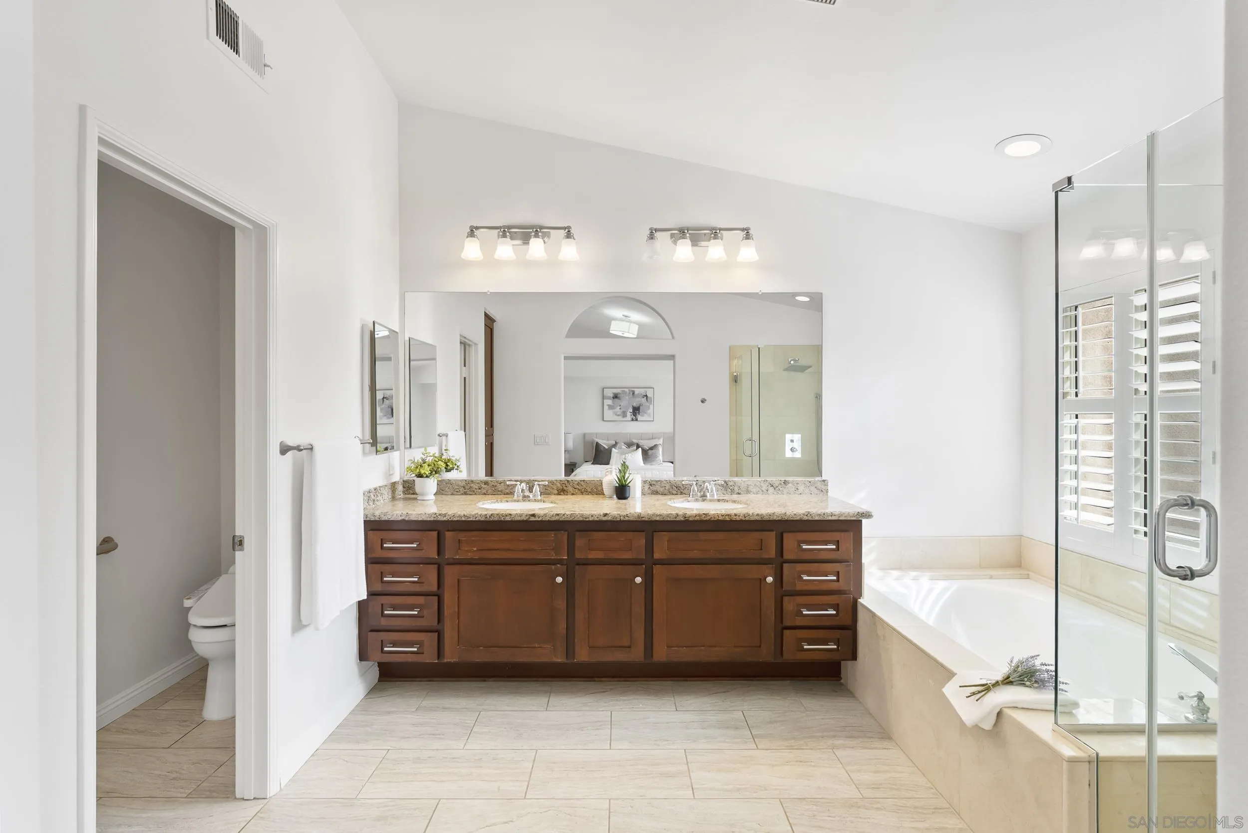 https://cdn.realtyfeed.com/cdn/127/260008313/d6d817b1c932f19c09f6dbc0697c7383.webp