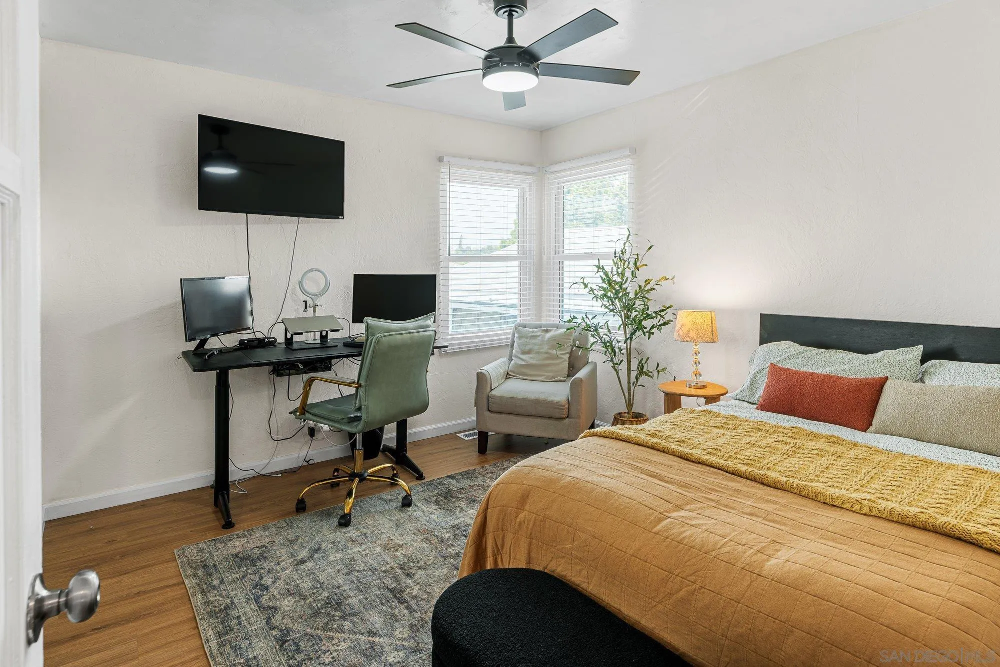 https://cdn.realtyfeed.com/cdn/127/260008315/1ebdb8c02cbcbae33a688c5a8840cc55.webp