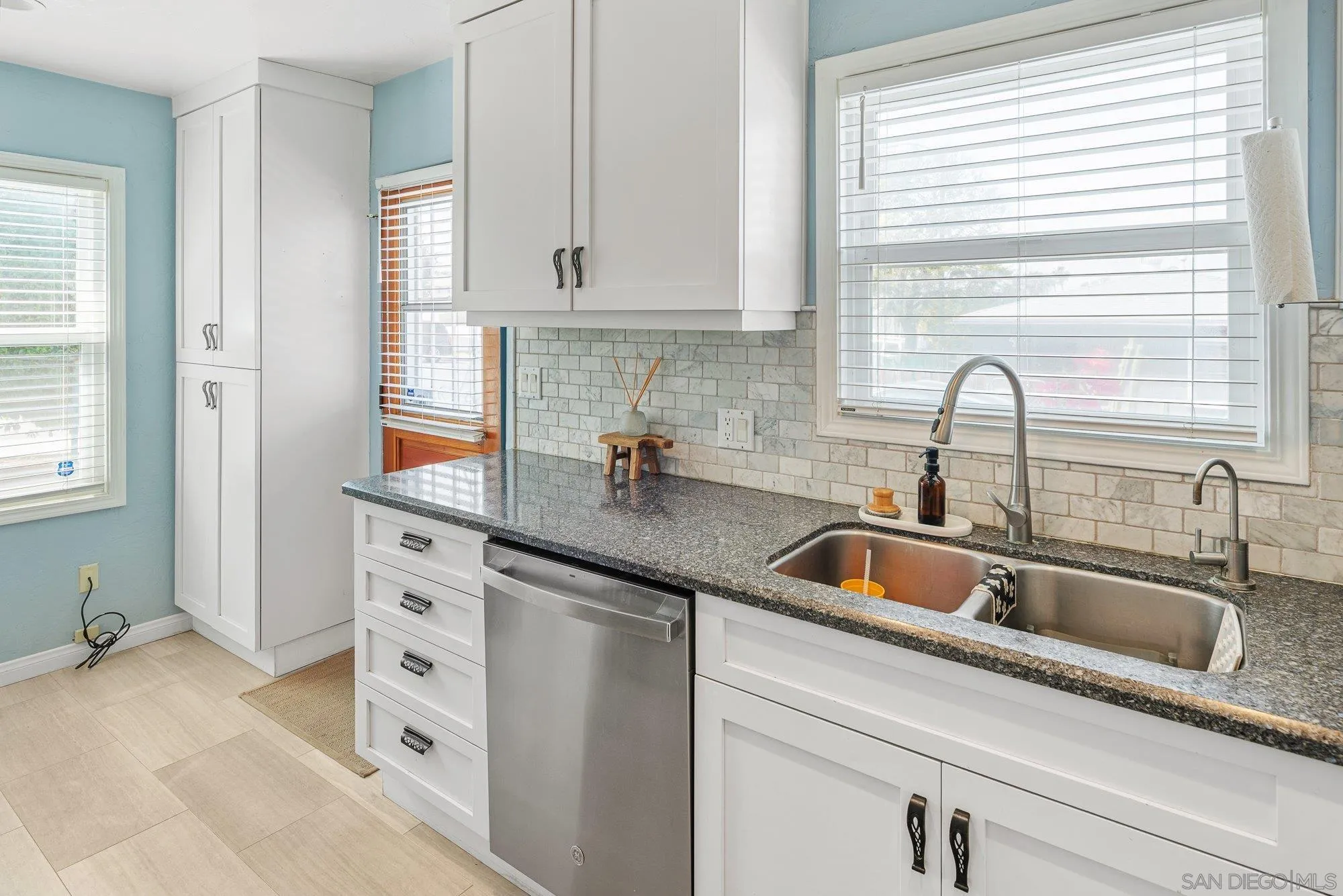 https://cdn.realtyfeed.com/cdn/127/260008315/70d7b115cacbed9df7e3bc2952731e34.webp