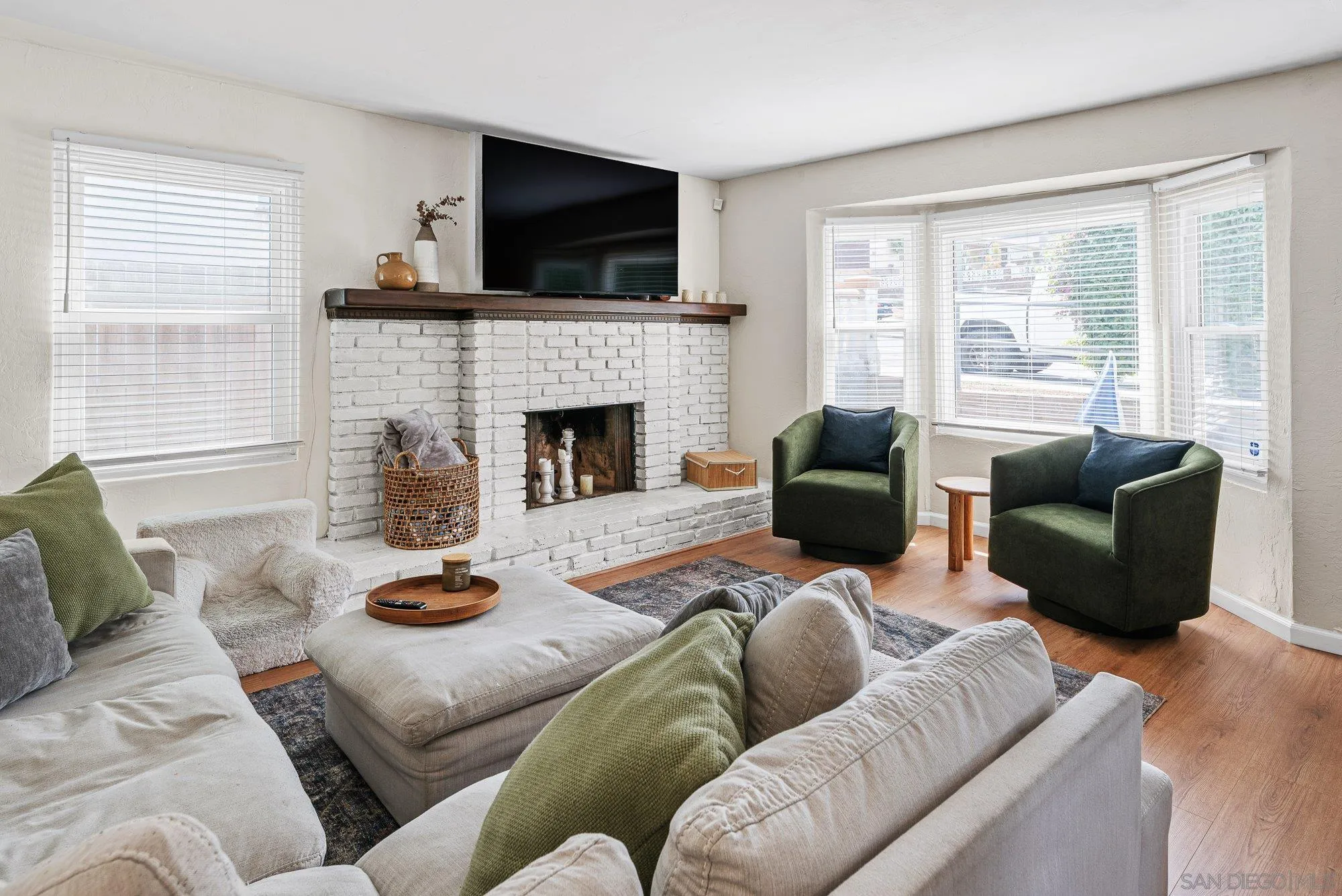 https://cdn.realtyfeed.com/cdn/127/260008315/74f2c62f409f584be1c0f6ee5476bdb9.webp