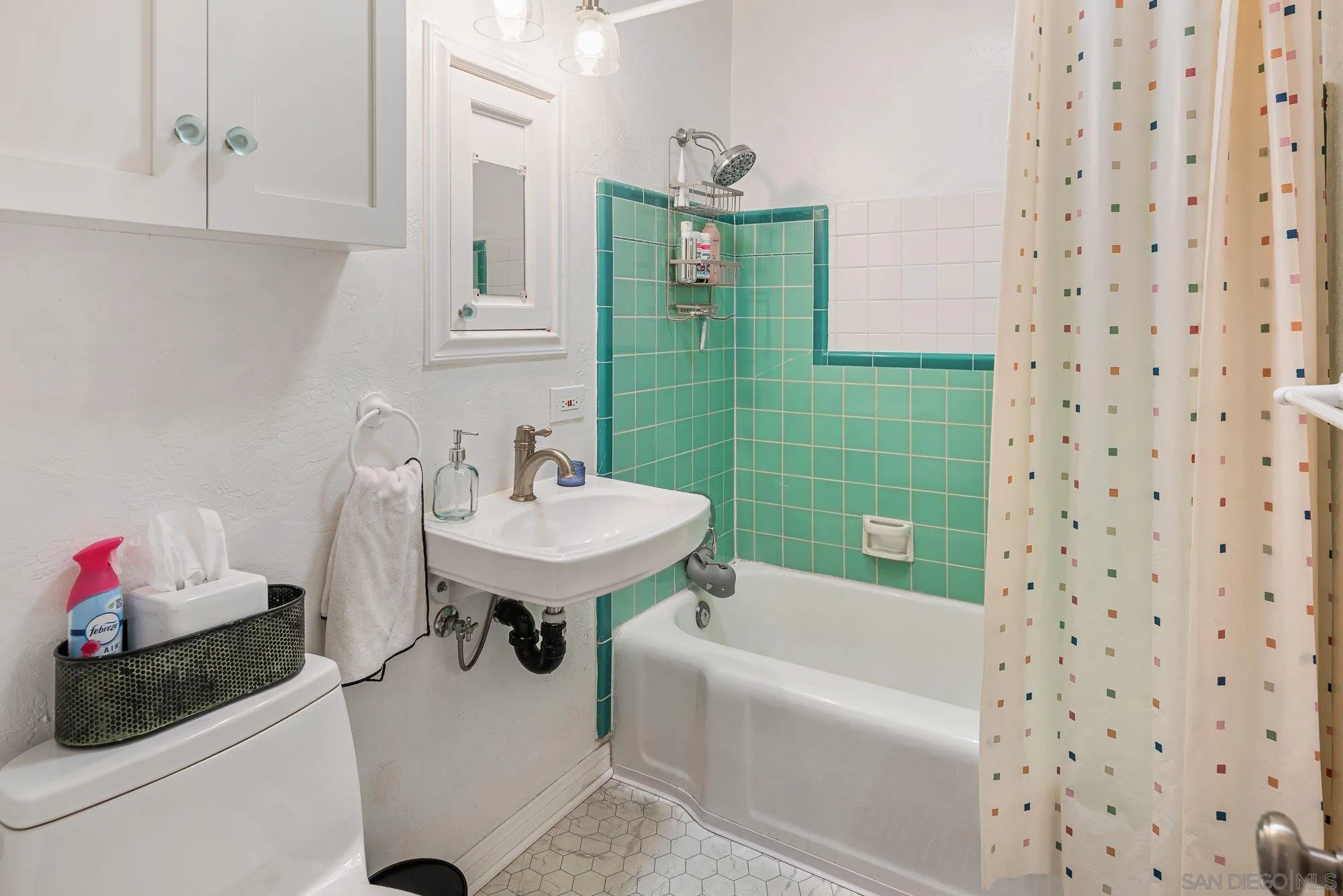 https://cdn.realtyfeed.com/cdn/127/260008315/cfcdb80af854871f8d3c029b33dd8643.webp
