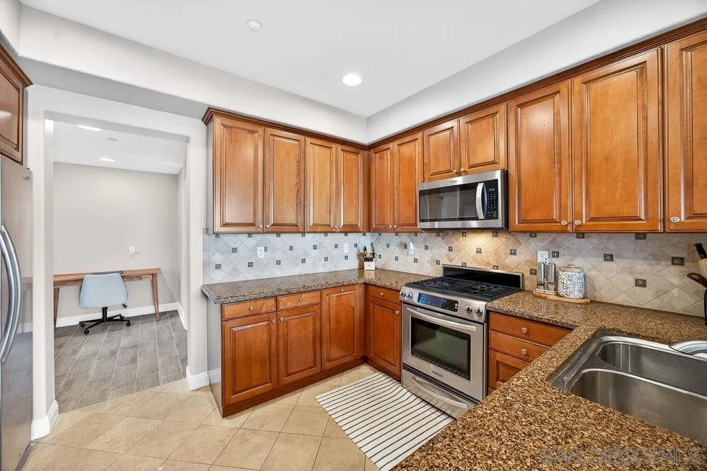 Photo #12: 260008317 Listing: Photo #12