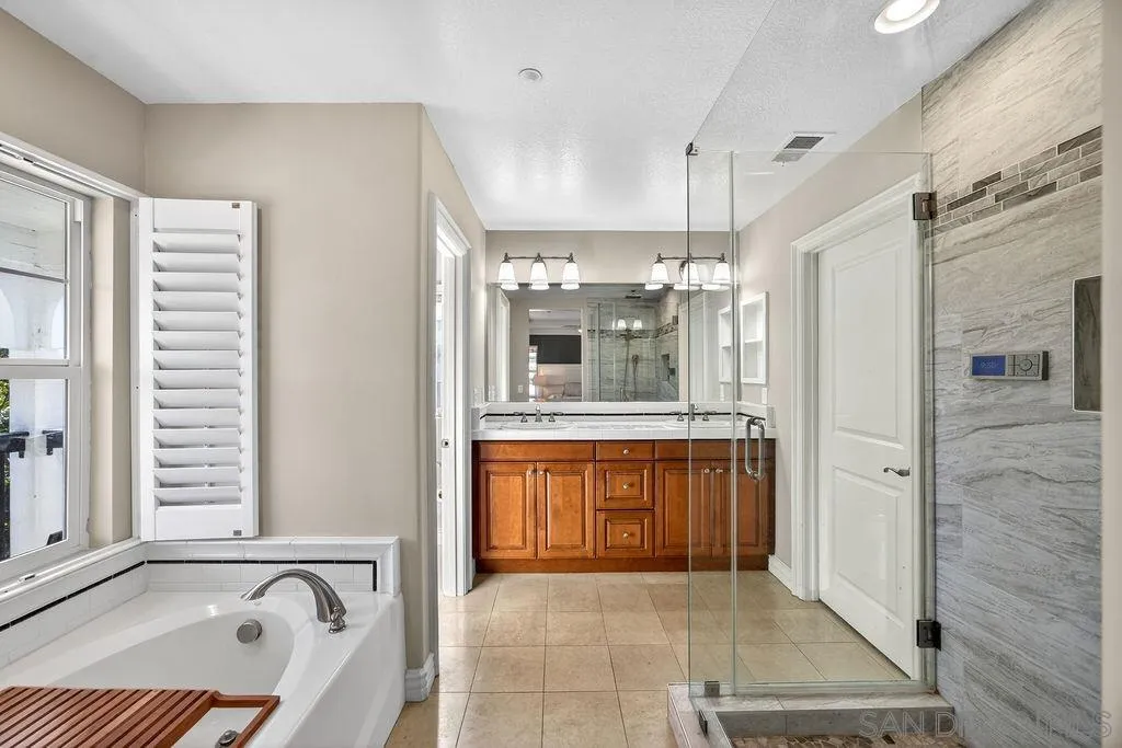 Photo #27: 260008317 Listing: Photo #27