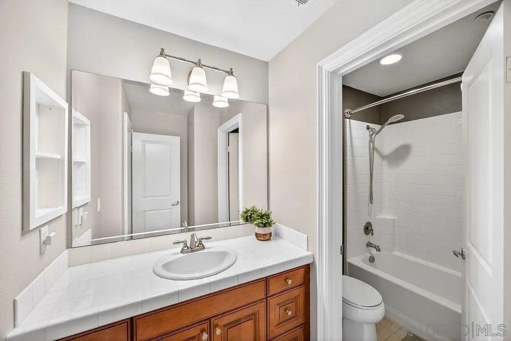 Photo #34: 260008317 Listing: Photo #34