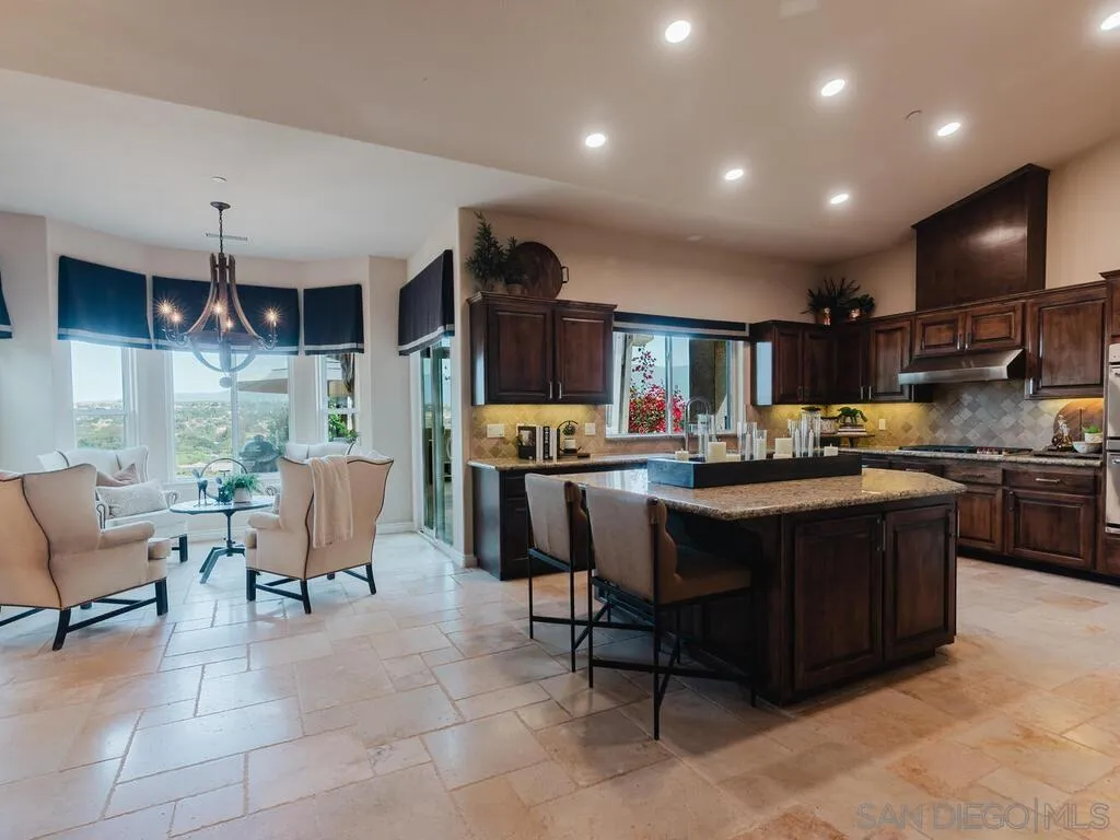 https://cdn.realtyfeed.com/cdn/127/260008318/4873a8cc7ac384af50a36439ba3b776f.webp